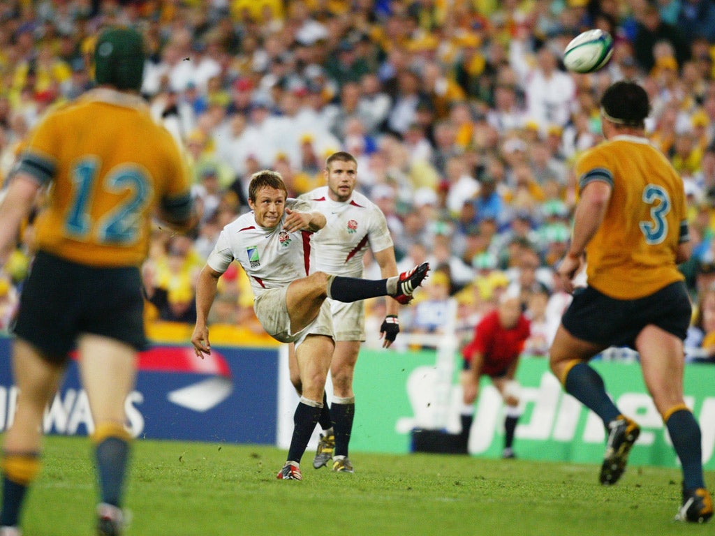 Jonny Wilkinson kicks the winning drop goal