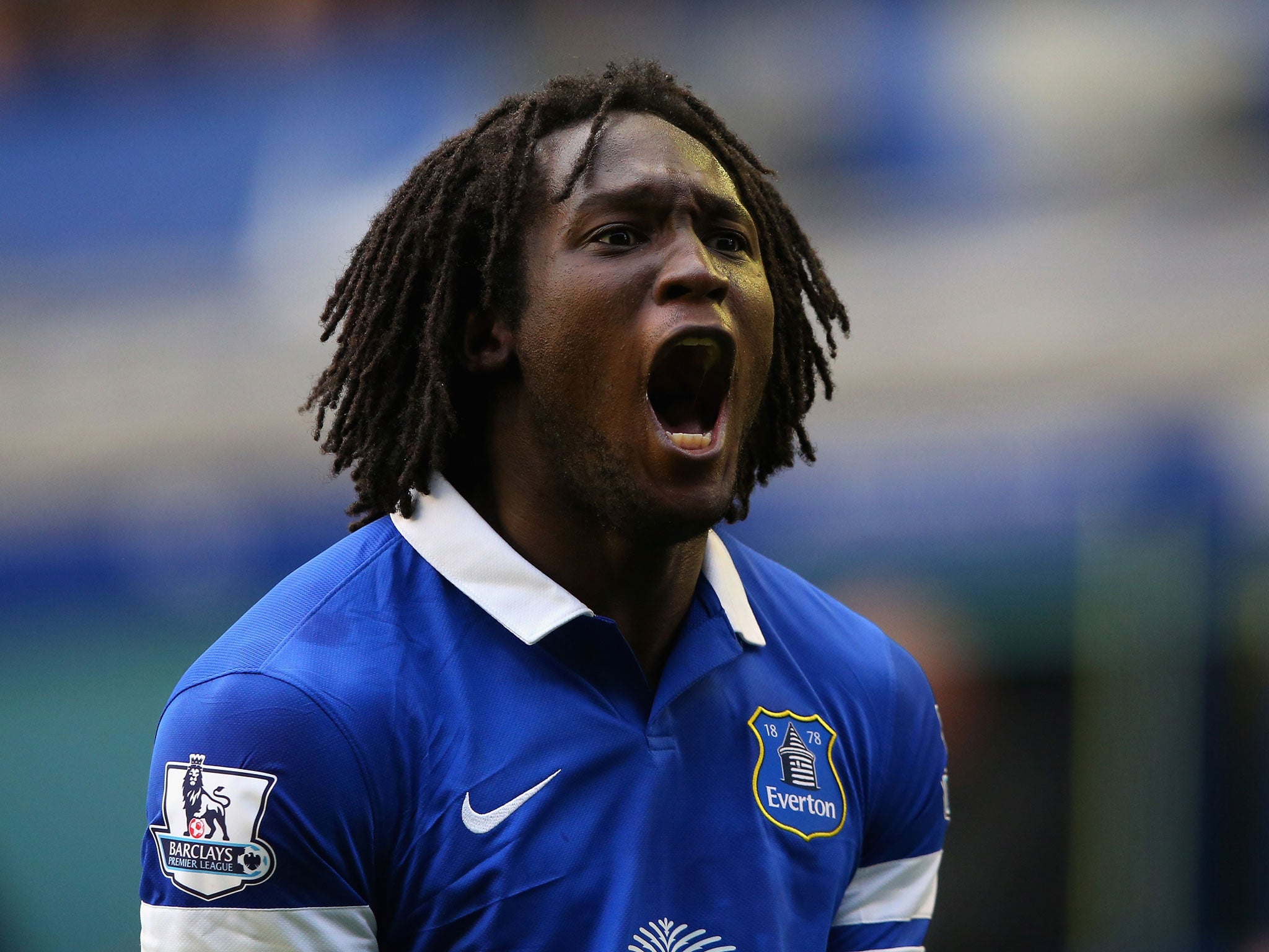 Romelu Lukaku of Everton celebrates scoring his team's third goal