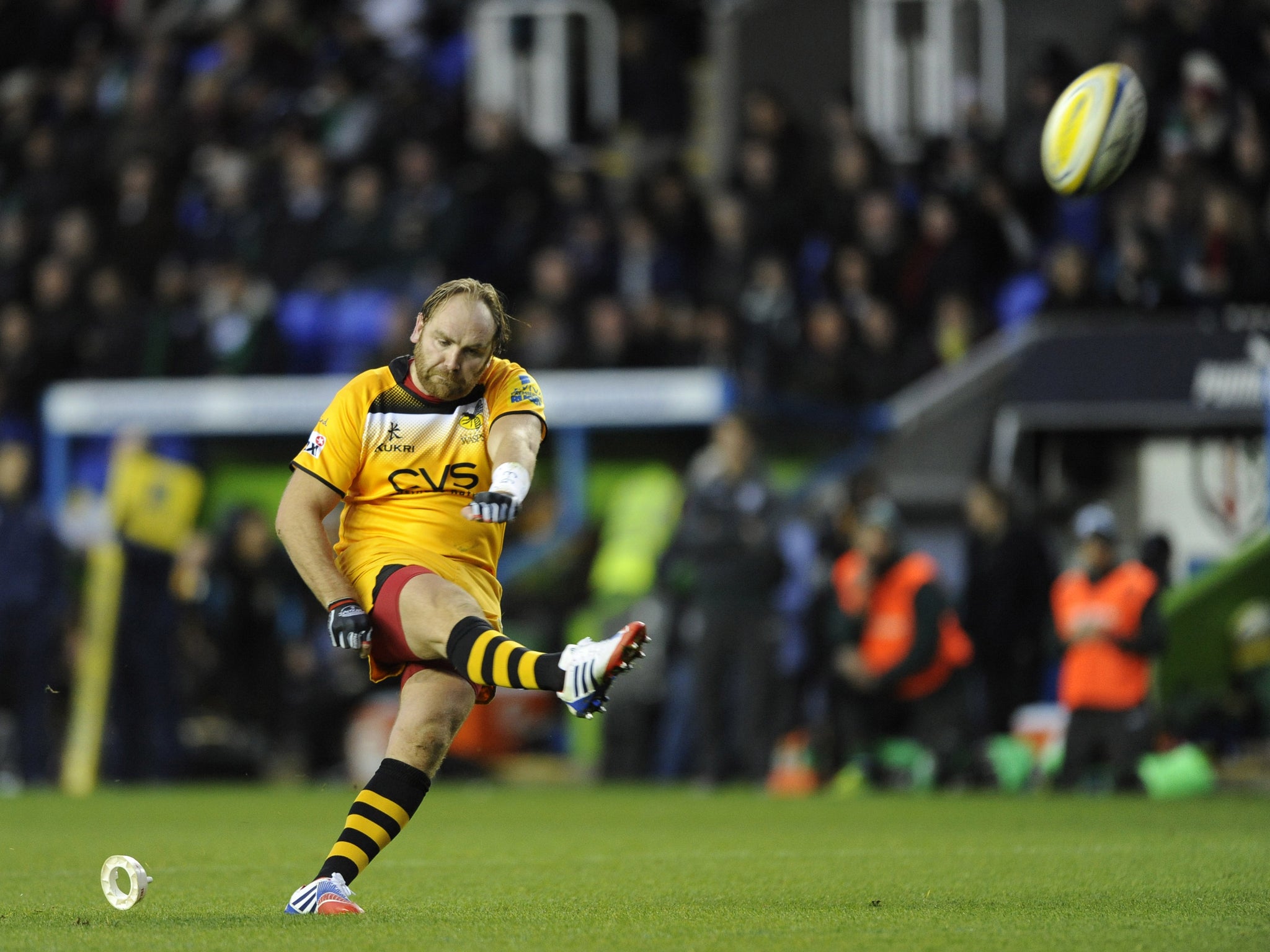 Andy Goode kicks successfully at goal during Wasps win over London Irish