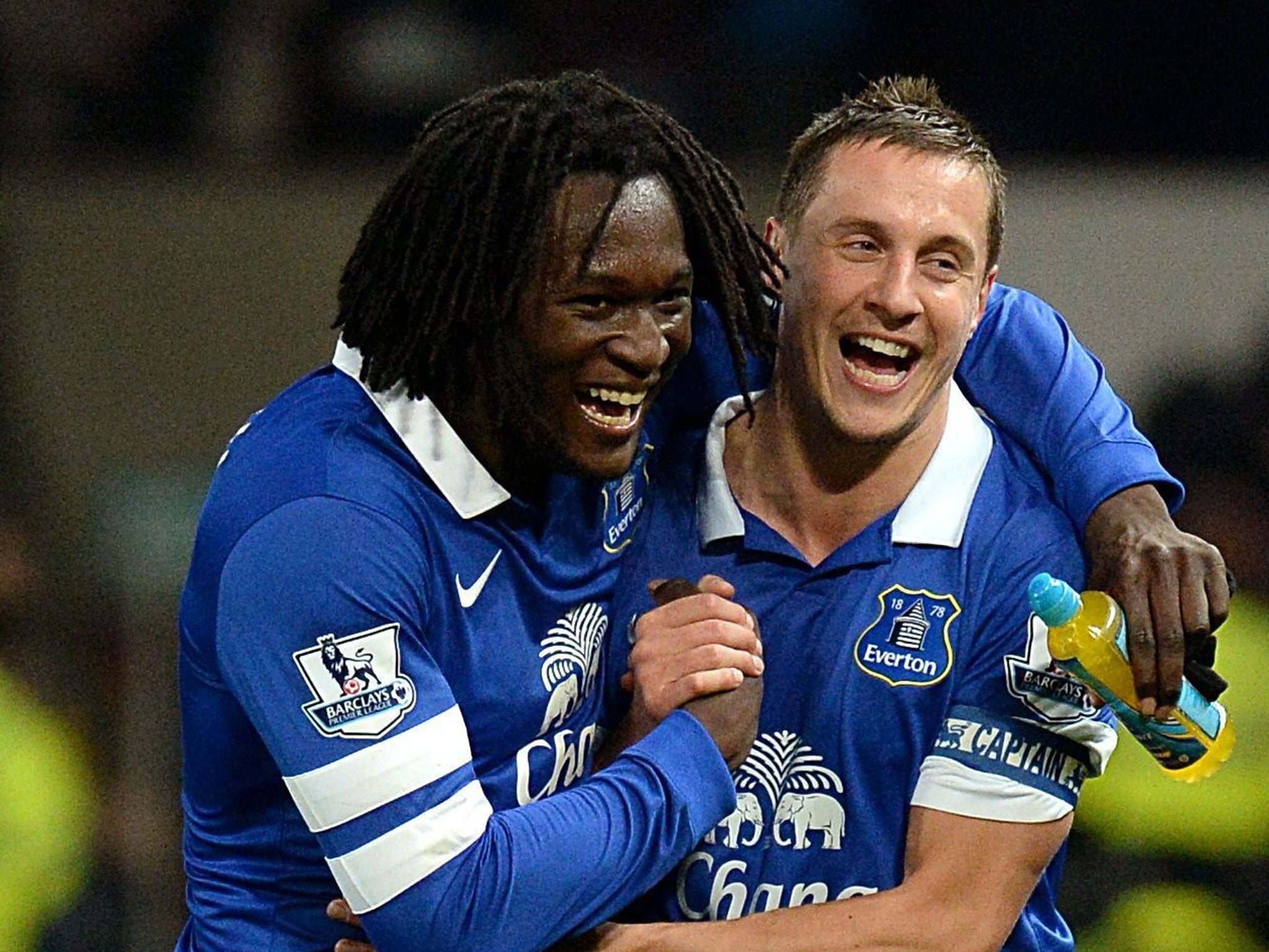 Phil Jagielka (right) celebrates victory at Old Trafford with Romelu Lukaku