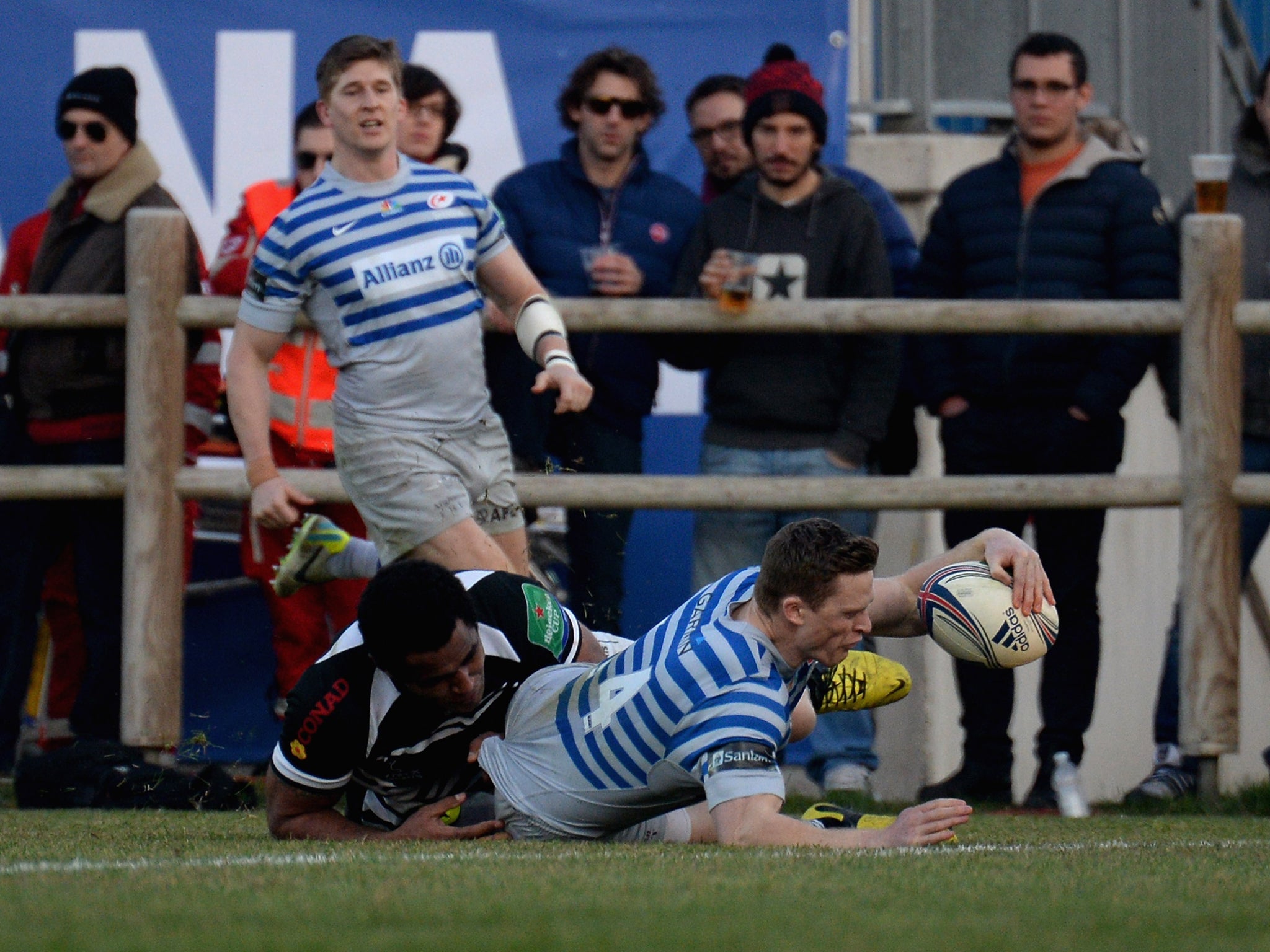 Chris Ashton scores a try for Saracens in their Heineken Cup victory over Zebre