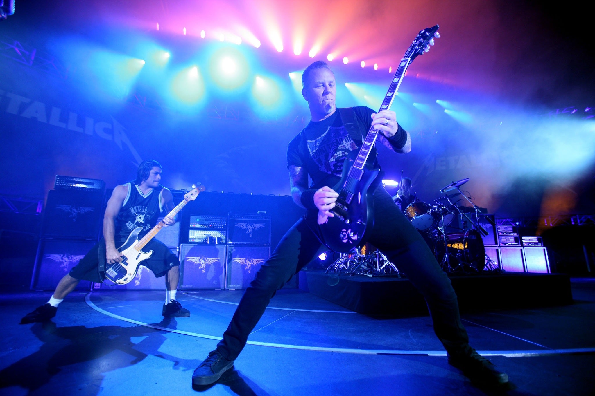 The universal metal band: Kirk Hammett performing with Metallica live