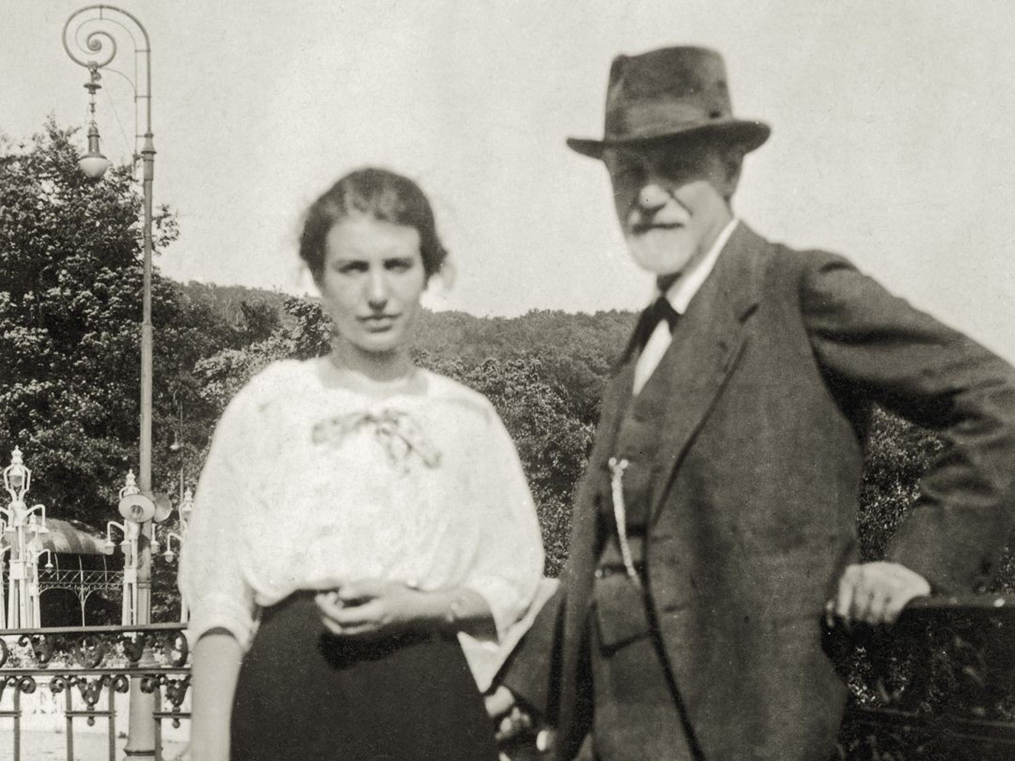 Competing for admiration: Sigmund and Anna Freud