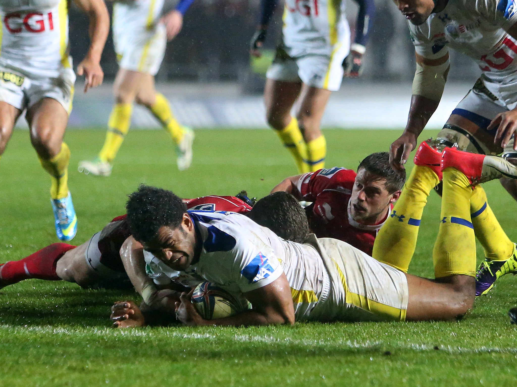 Clermont Auvergne winger Napolioni Nalaga scores in the win over Llanelli Scarlets