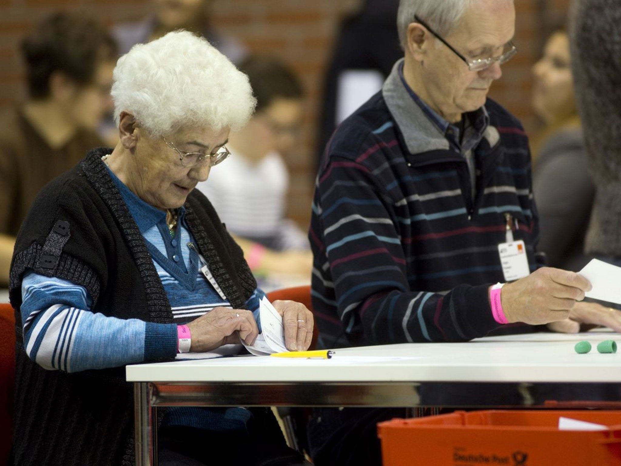 Social Democrats count votes in Berlin yesterday