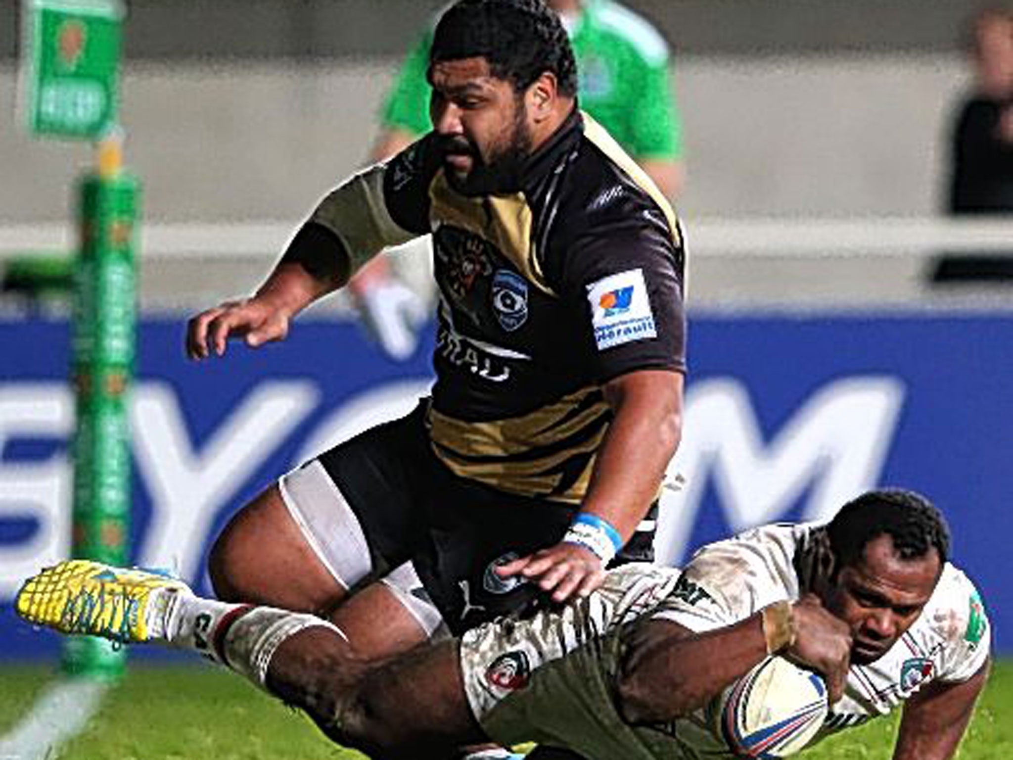 Niki Goneva crashes over the line to claim Leicester’s last-gasp try