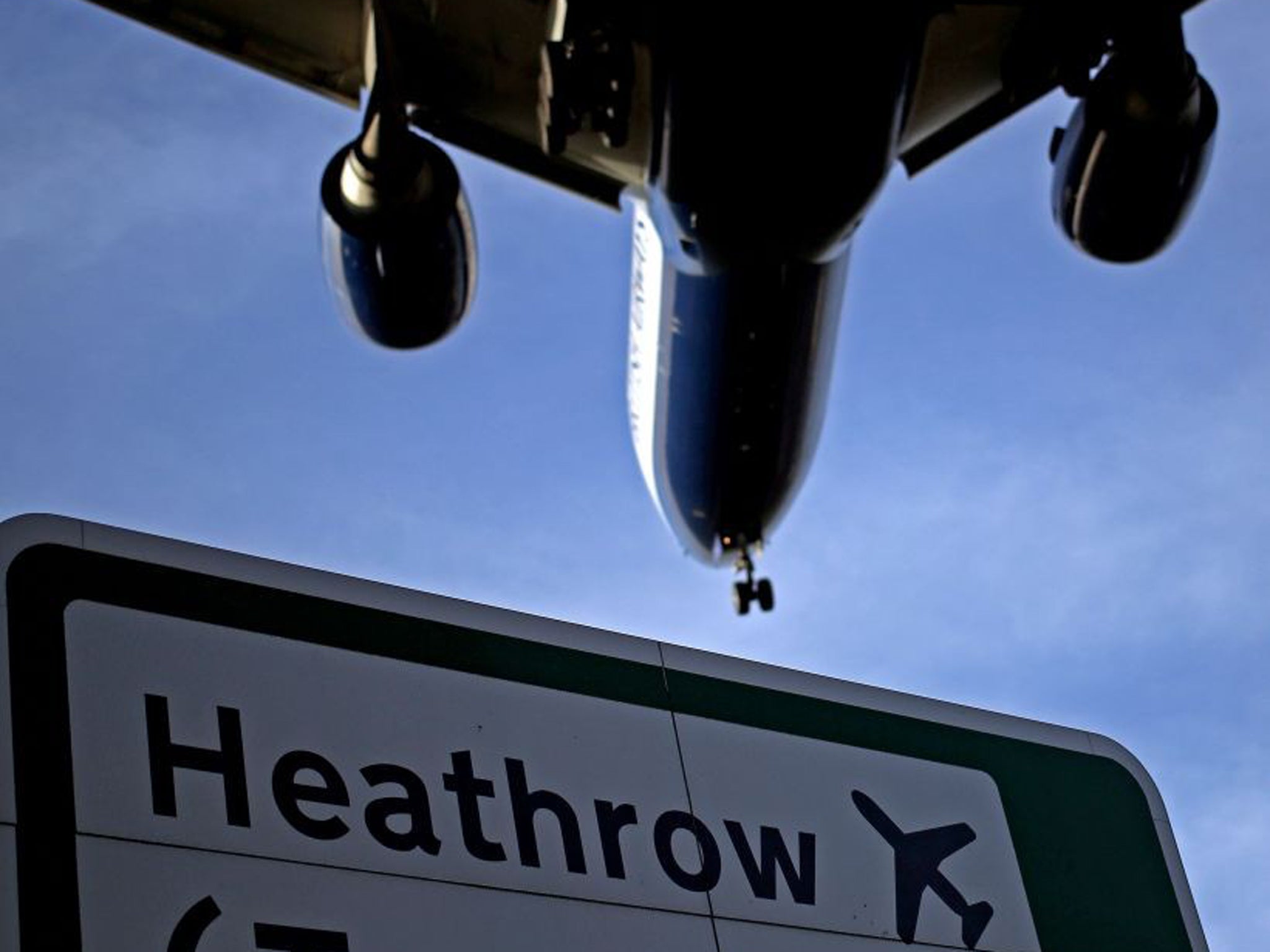 A third runway at the UK's biggest airport - Heathrow - is one of the expansion options put forward in a first report published today by the Airports Commission