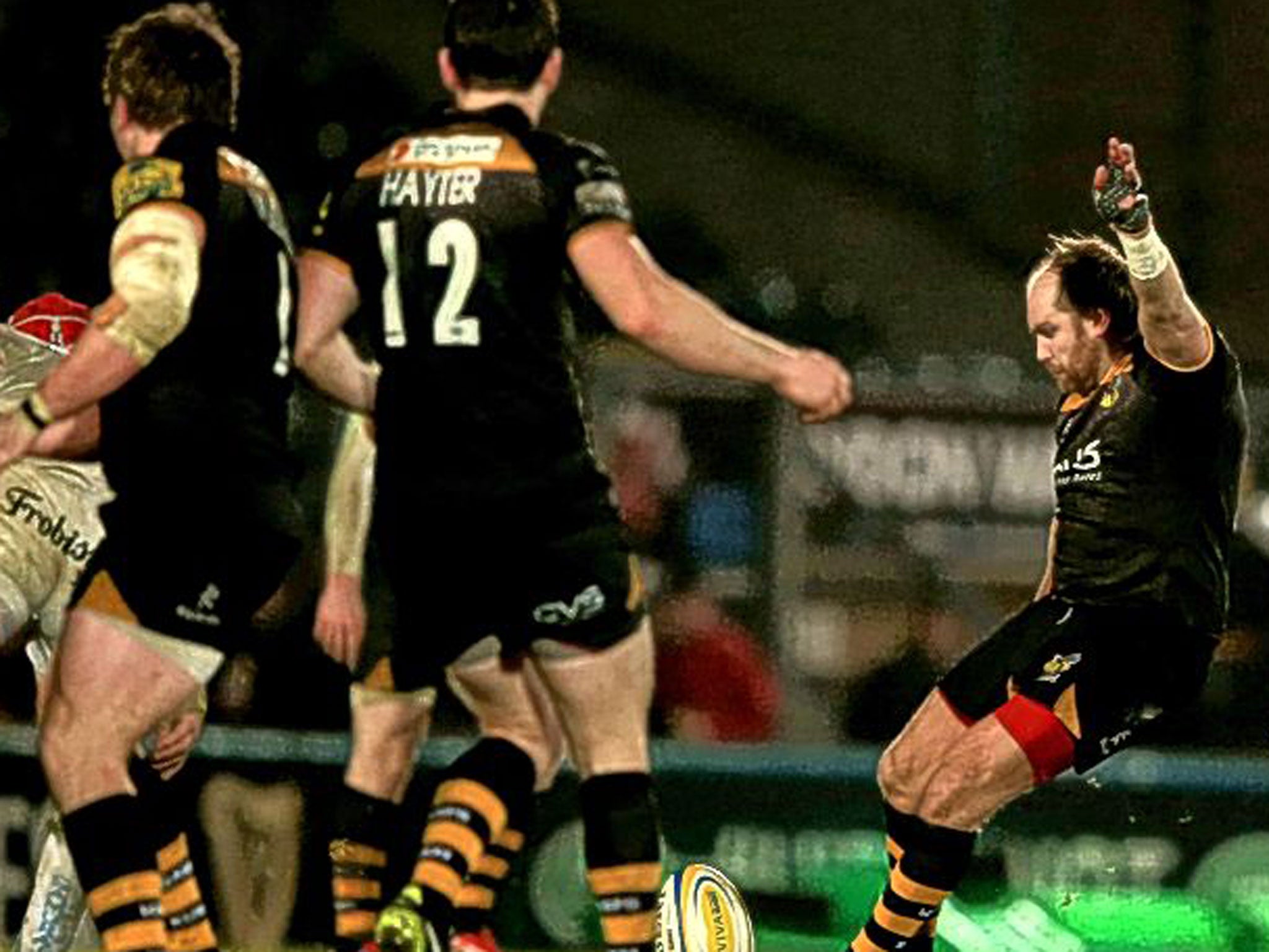 Andy Goode kicks Wasps’ match-winning drop goal