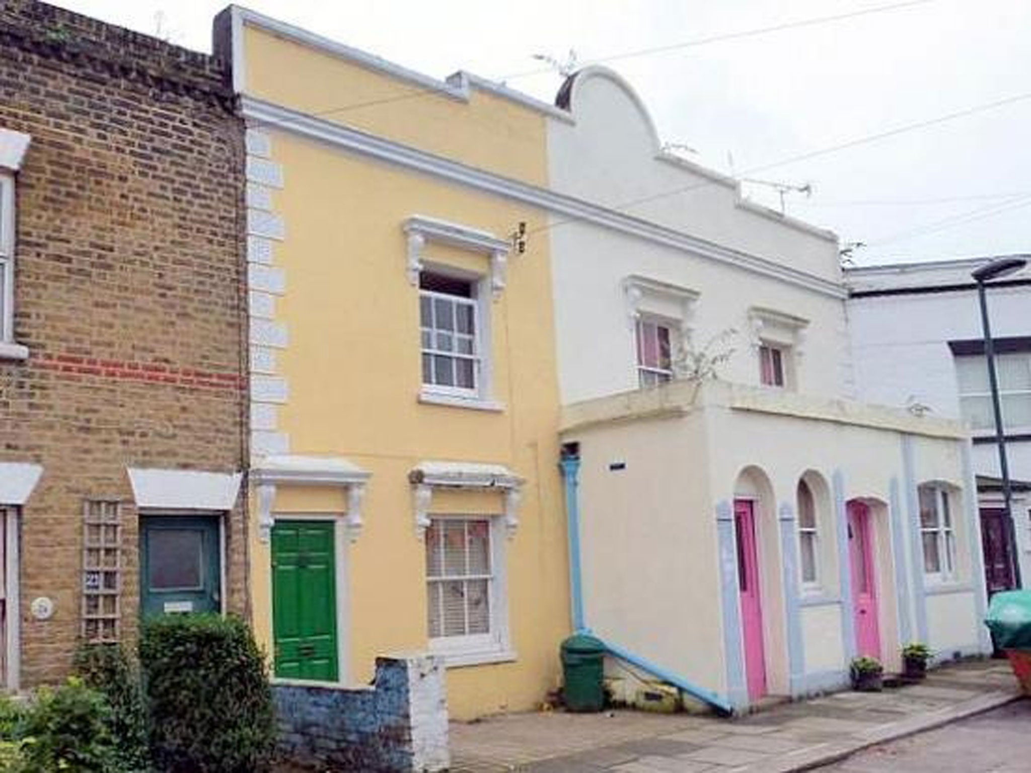 Green surroundings, four bedrooms, four reception rooms, a garden.... and a couple of bodies buried in it