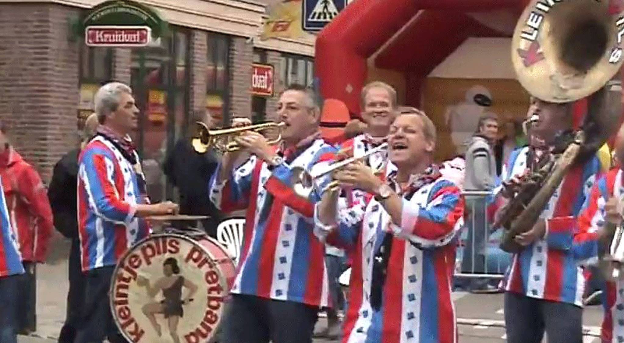 Kleintje Pils perform in Voorhout, Netherlands