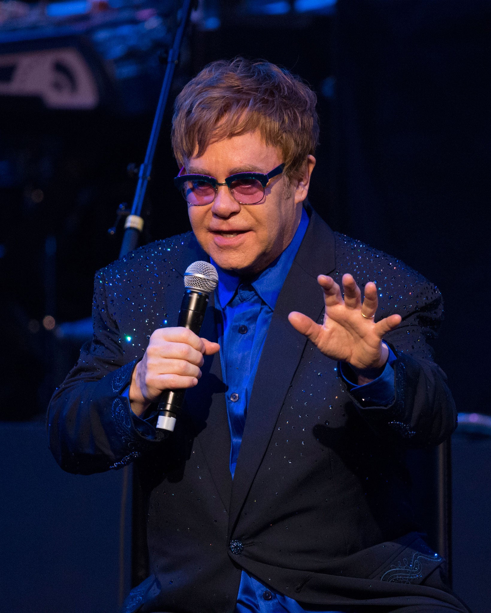 Elton John commissioned Yamamoto to create costumes for his 2003 European tour