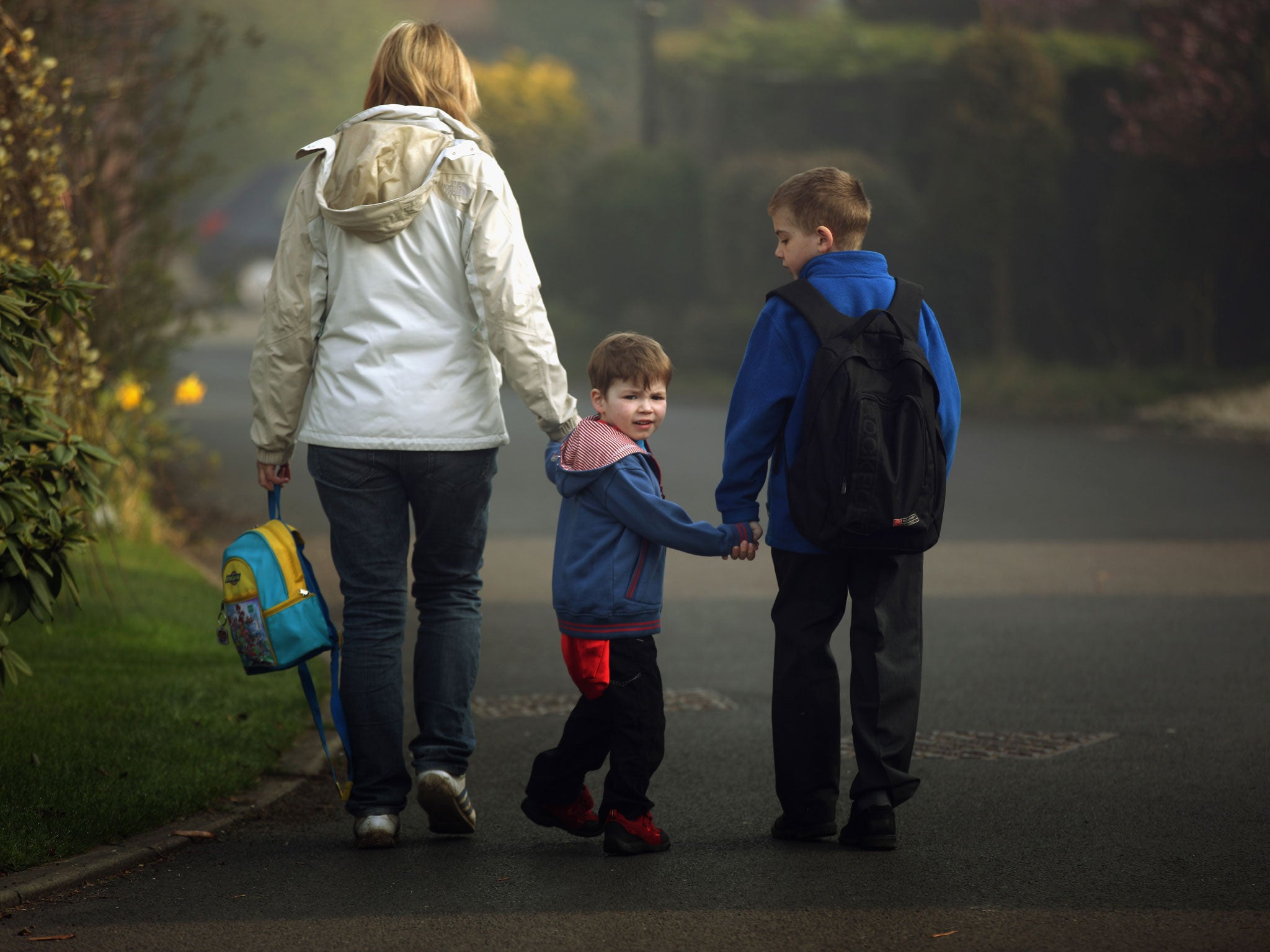 Thousands of wealthy mothers are leaving their jobs in order to take care of their children themselves