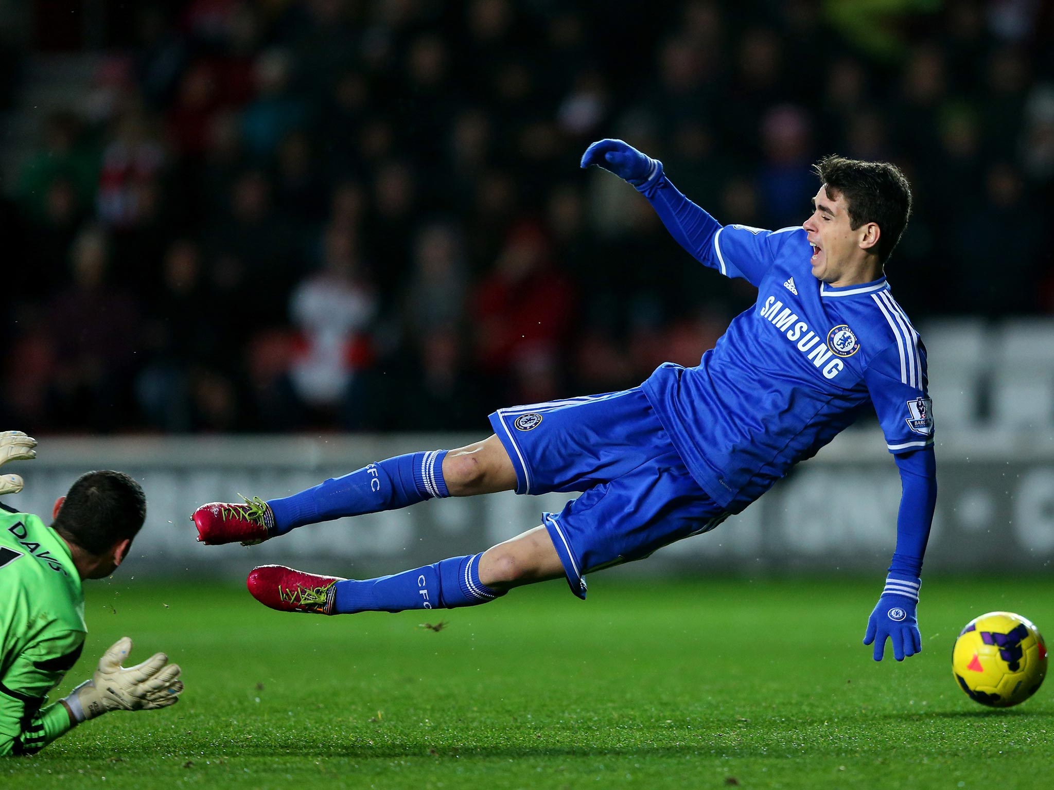 Jose Mourinho has admitted Chelsea’s Oscar deserved a yellow
card for this theatrical fall against Southampton on New Year’s Day