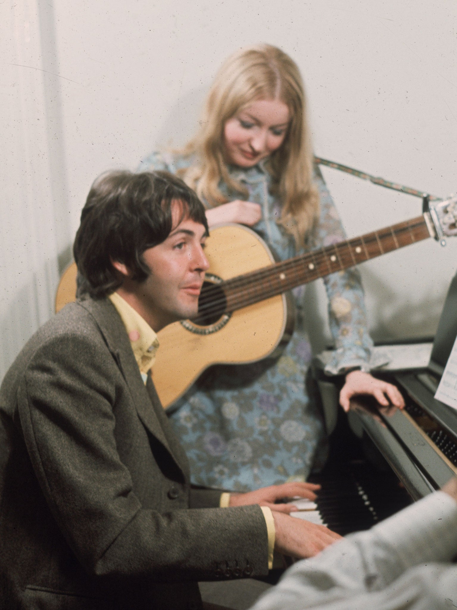 Paul McCartney and Mary Hopkin (Getty Images)