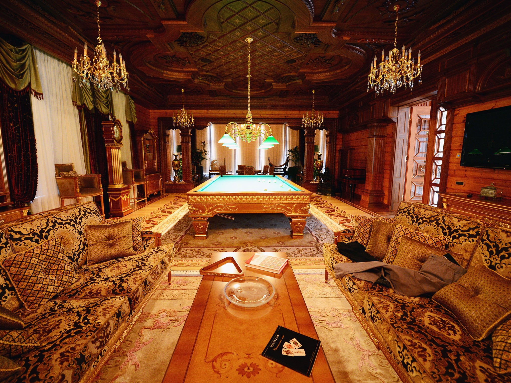 Balls are left on a billiards table in a room inside President Viktor Yanukovych's Mezhyhirya estate (Getty Images)