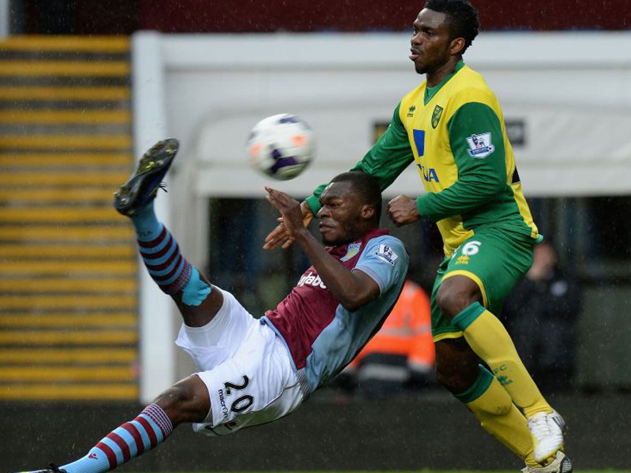 Christian Benteke scores a acrobatic bicycle kick to equalise