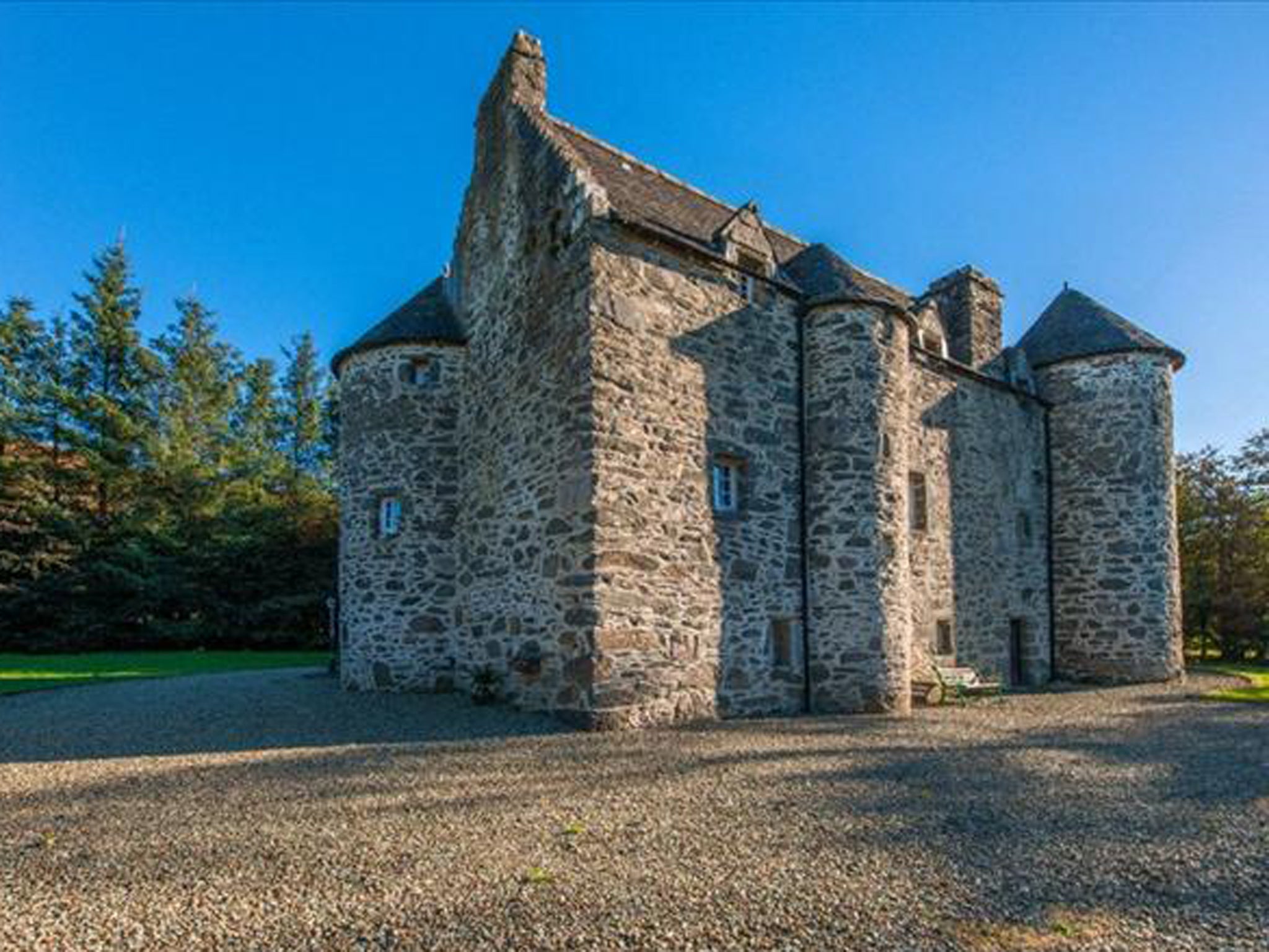 Kilmartin Castle: semi-fortified and late 16th century