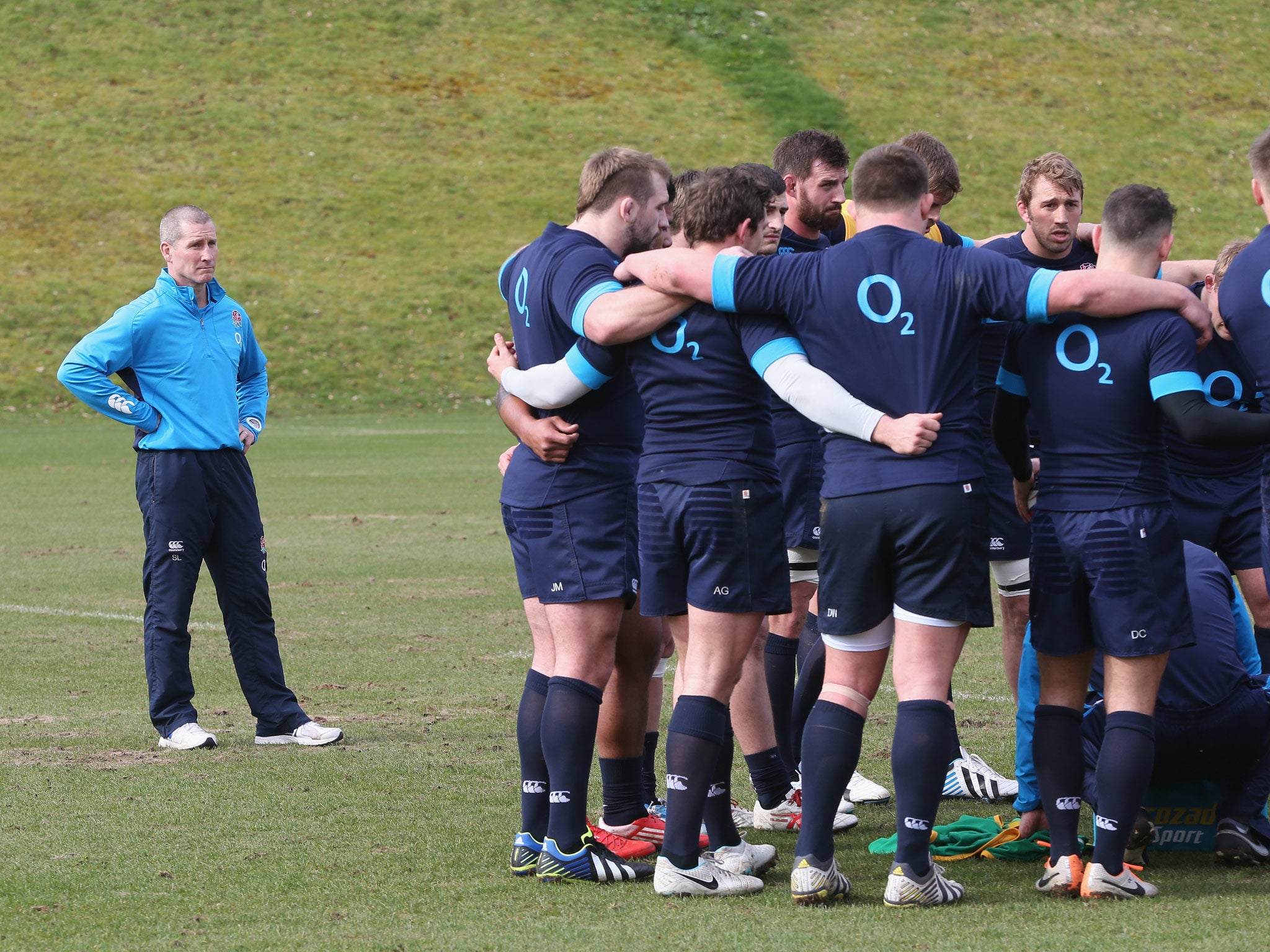 Stuart Lancaster observes his team