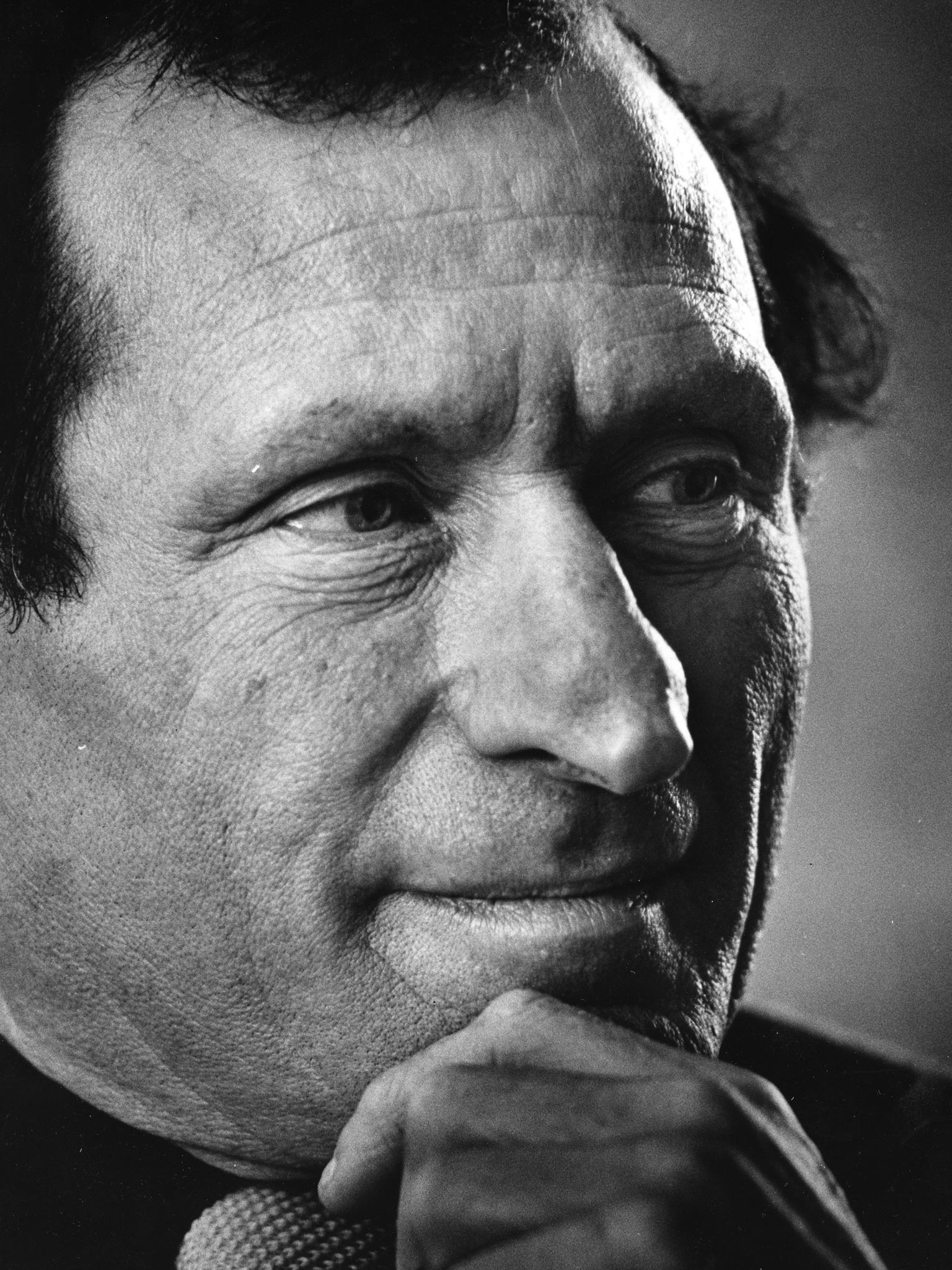 Kaplan in 1980: he eschewed the conventional chronological
approach to biography