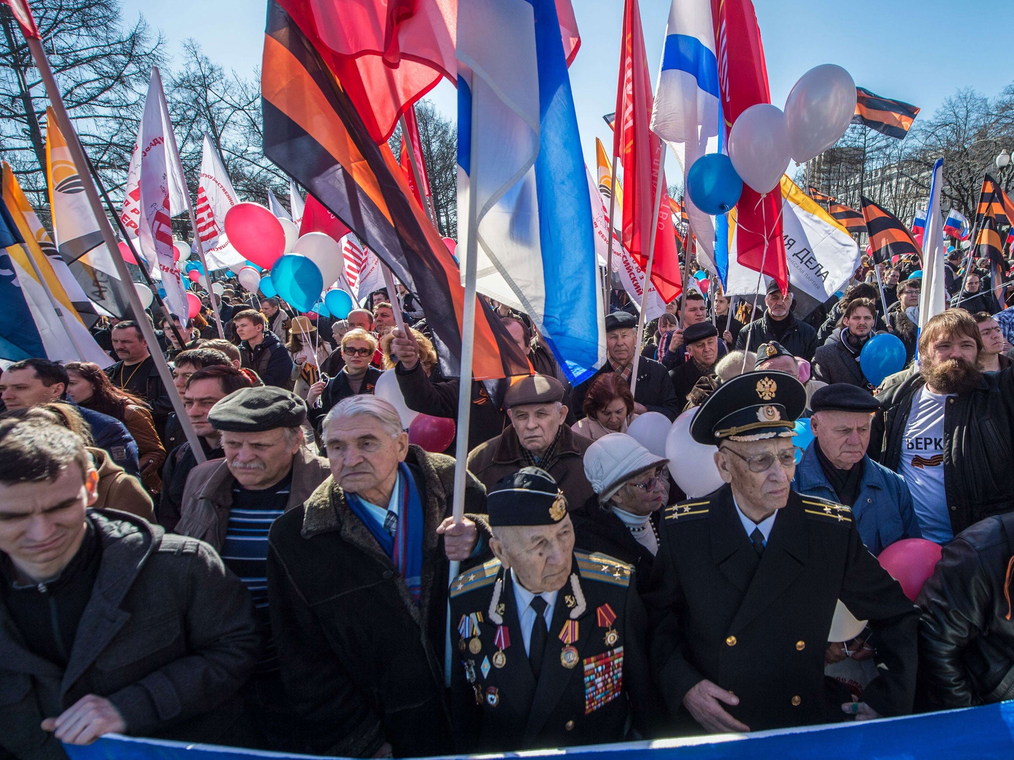 Activists in Moscow support ethnic Russians in Crimea