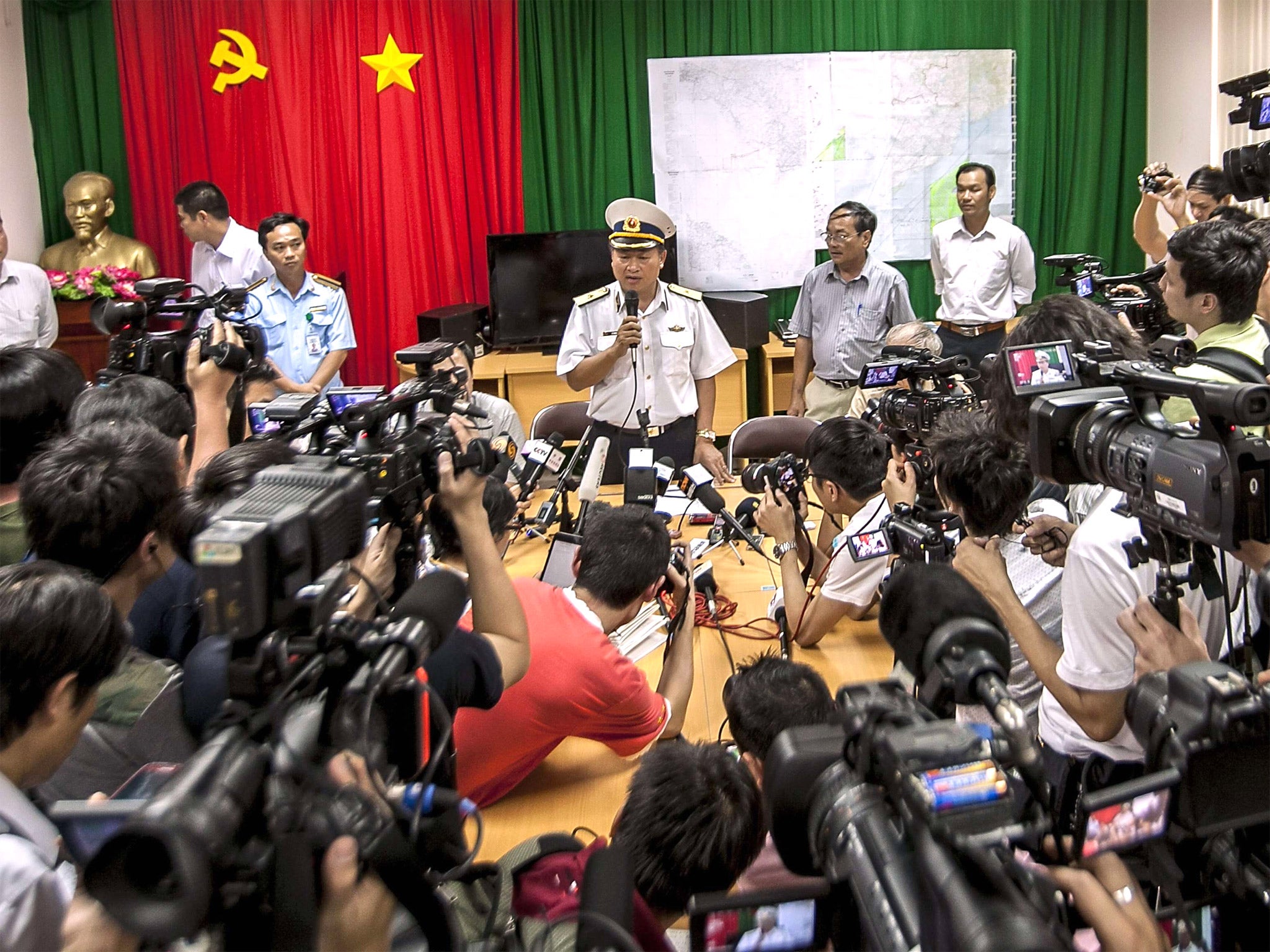 Vietnamese Navy's Deputy Commander Rear Admiral Le Minh Thanh speaks to reporters (Getty)