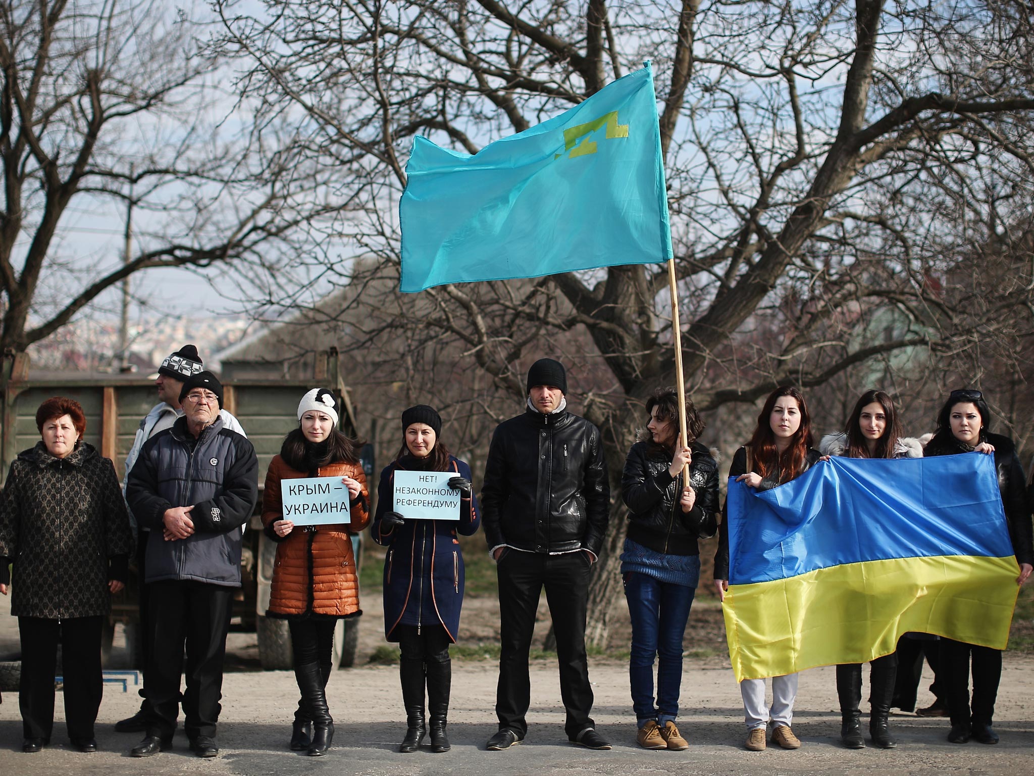 Protesters against Ukraine’s referendum gather in Simferopol yesterday