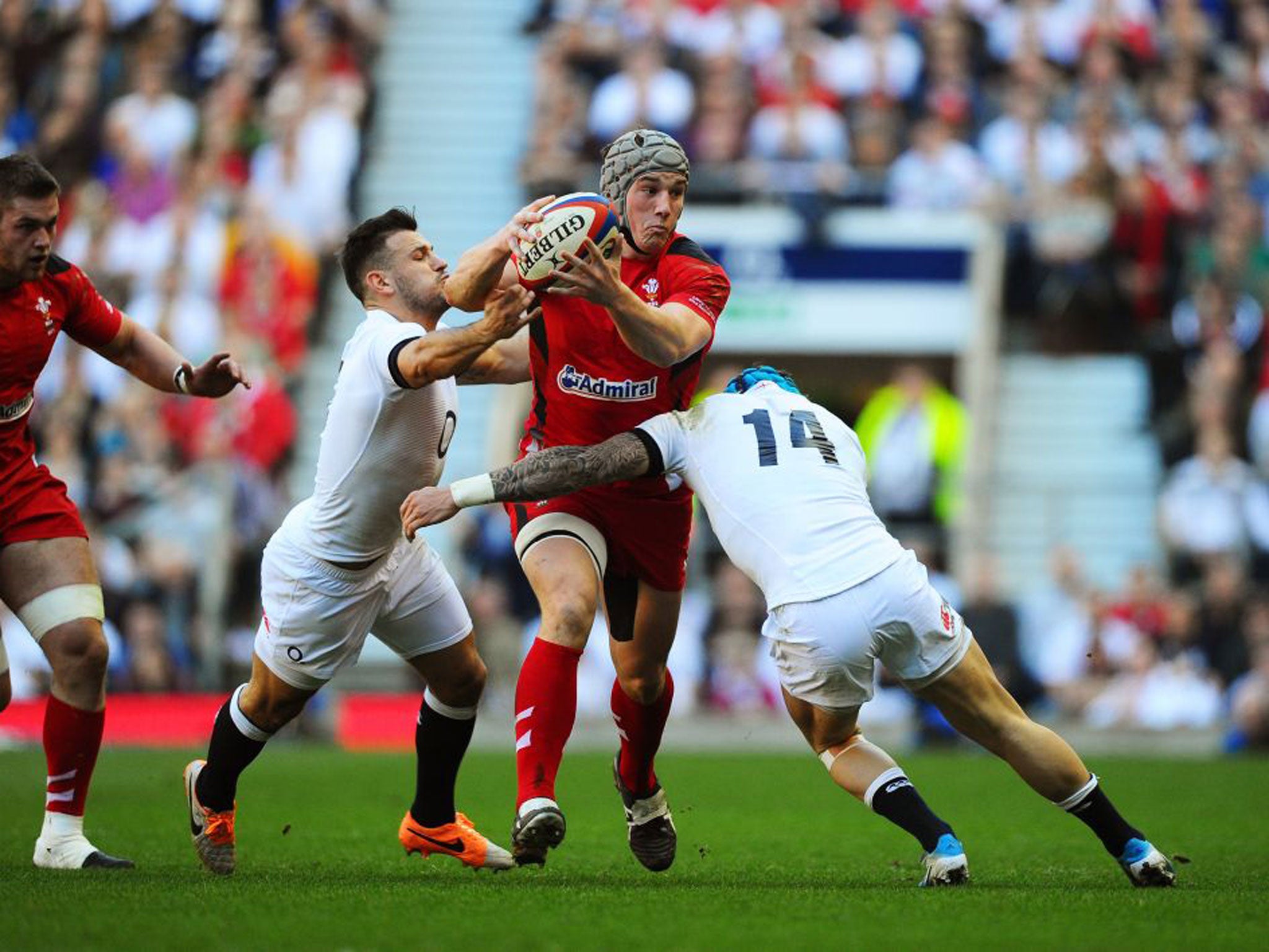 Very quiet and struggled to see any ball in hand. Went large phases without having any impact.