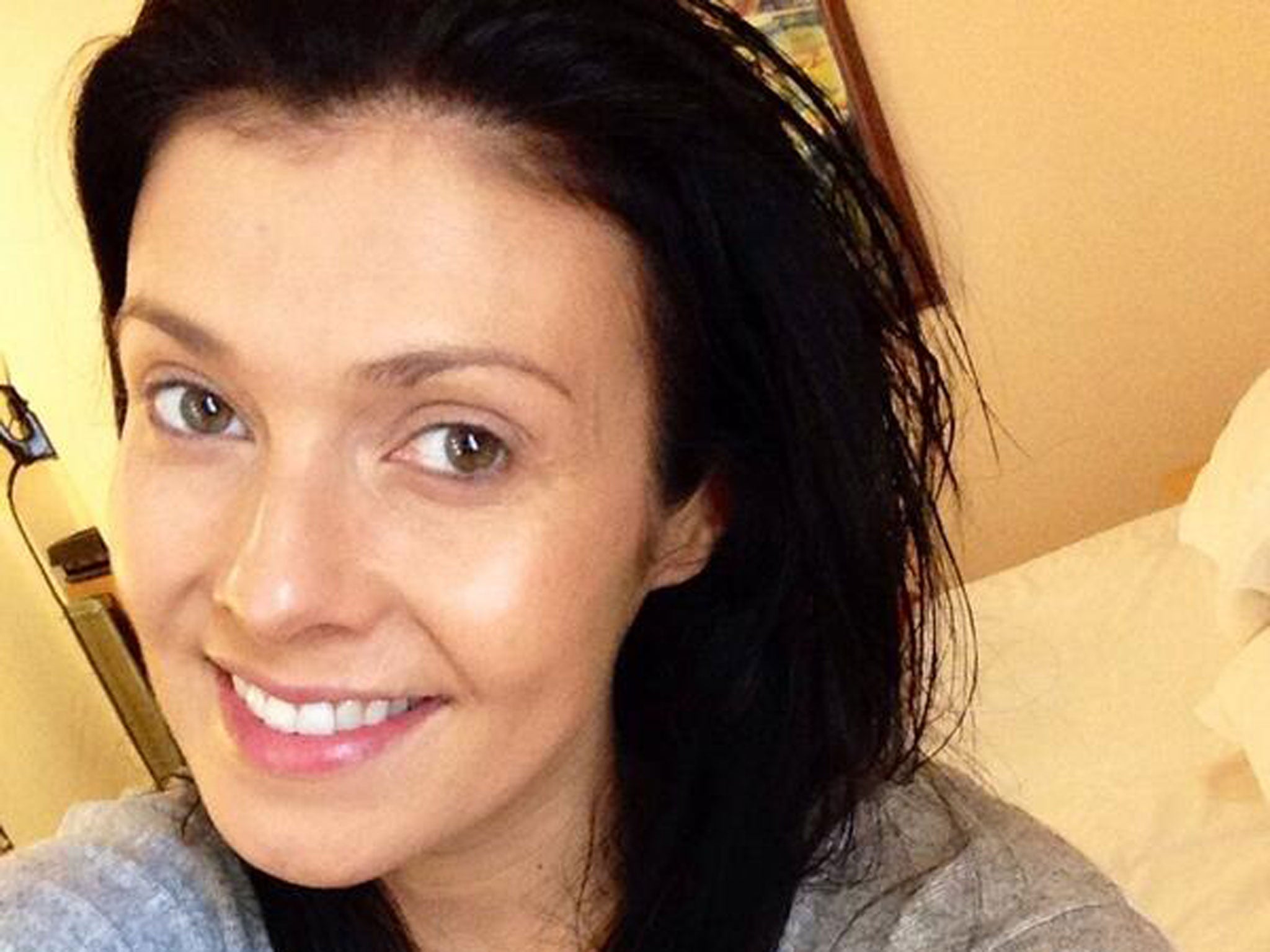 Actress Kim Marsh poses for a #nomakeupselfie on Twitter to raise awareness of cancer