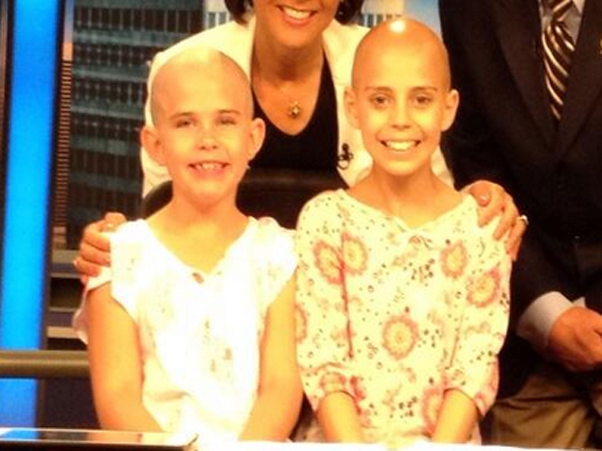 Kamryn Renfro and Delaney Clements pose on the set of the US TODAY show