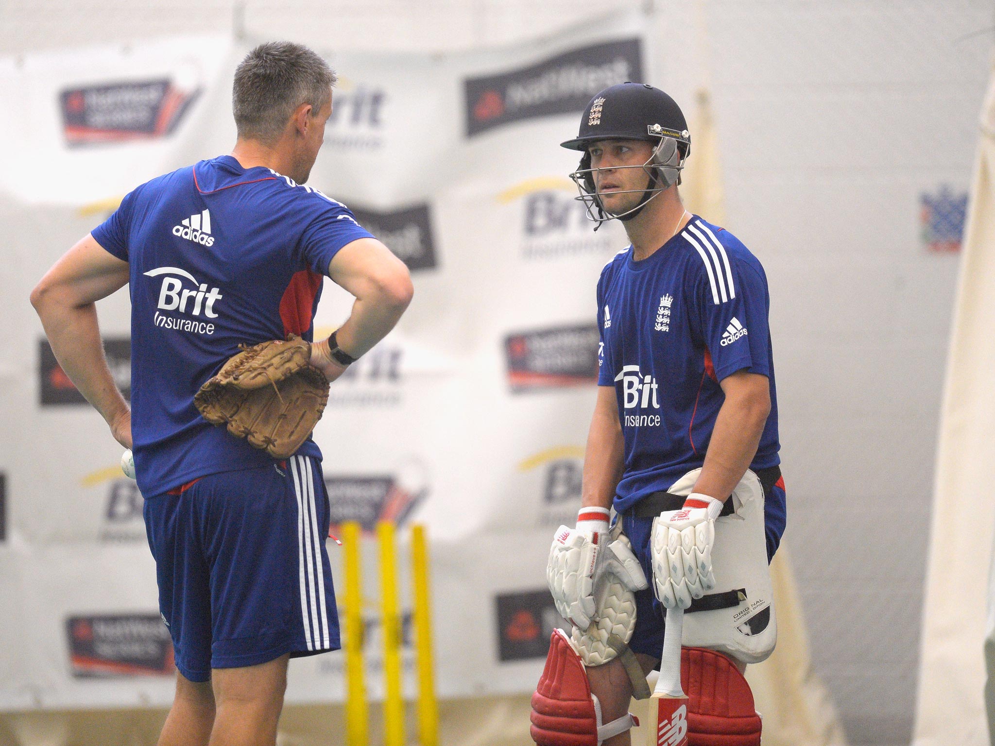 Ashley Giles and Jonathan Trott have been praised by Warwickshire coach Dougie Brown