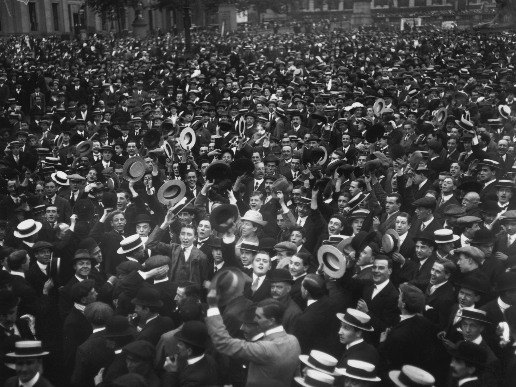 Crowds in central London cheer Britain’s declaration of war on Germany