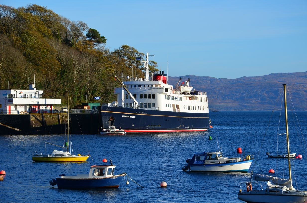 Isles seats: the 'Hebridean Princess' in Scotland