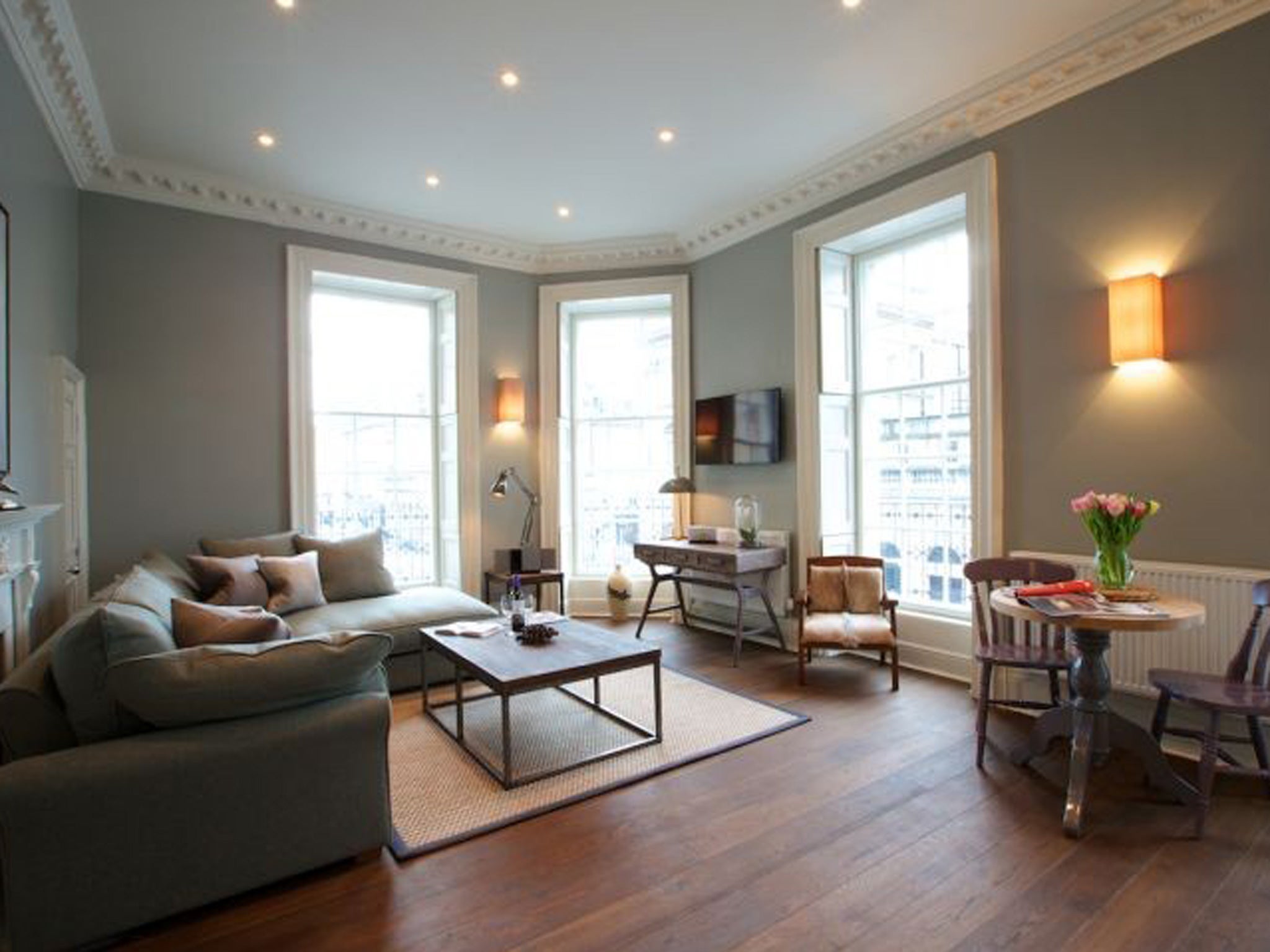 Halcyon's rooms feature original sash windows