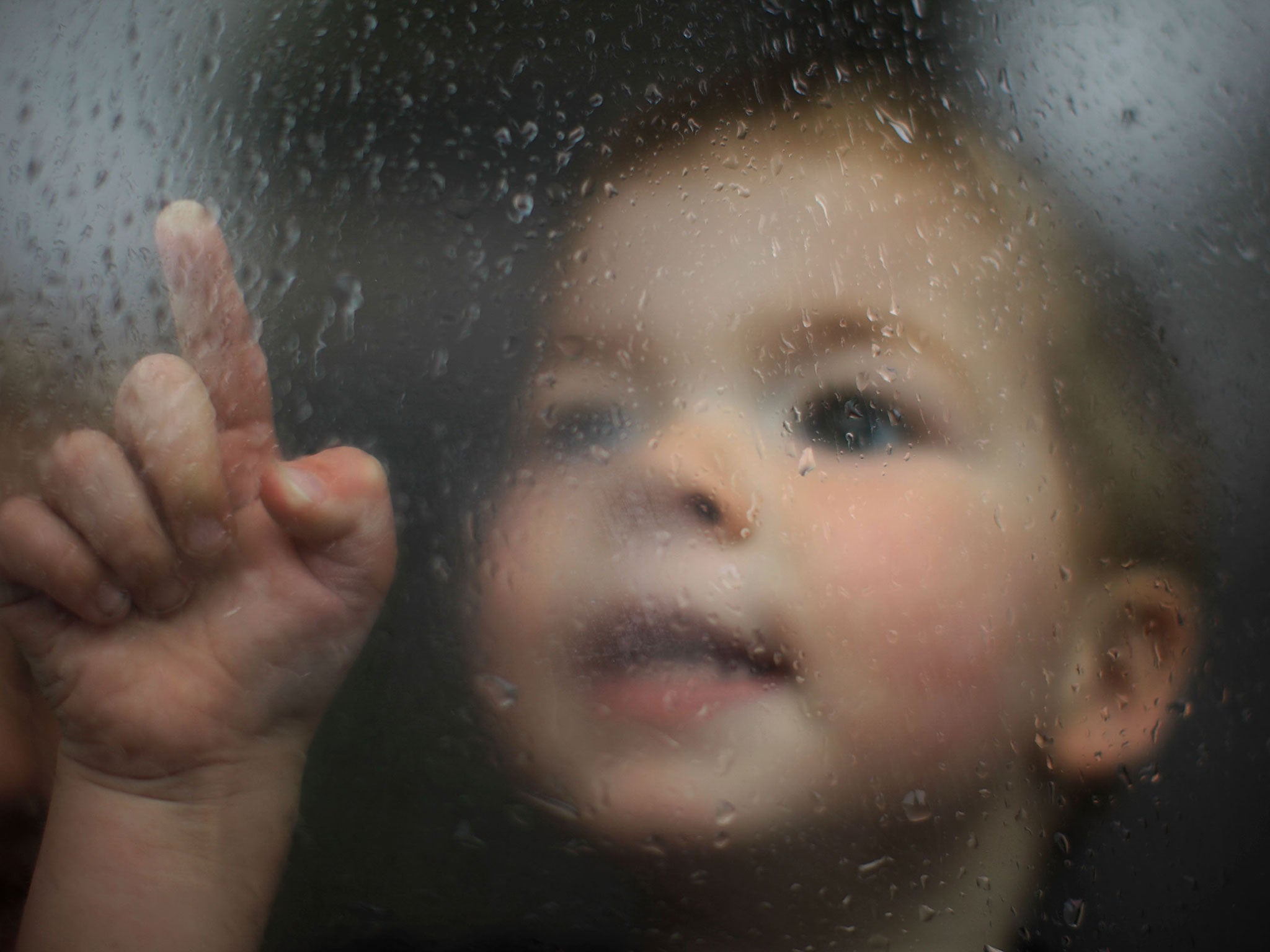 Meteorologists said the mild temperatures enjoyed by most of Britain over the past few days will continue into next week before dipping on Good Friday.