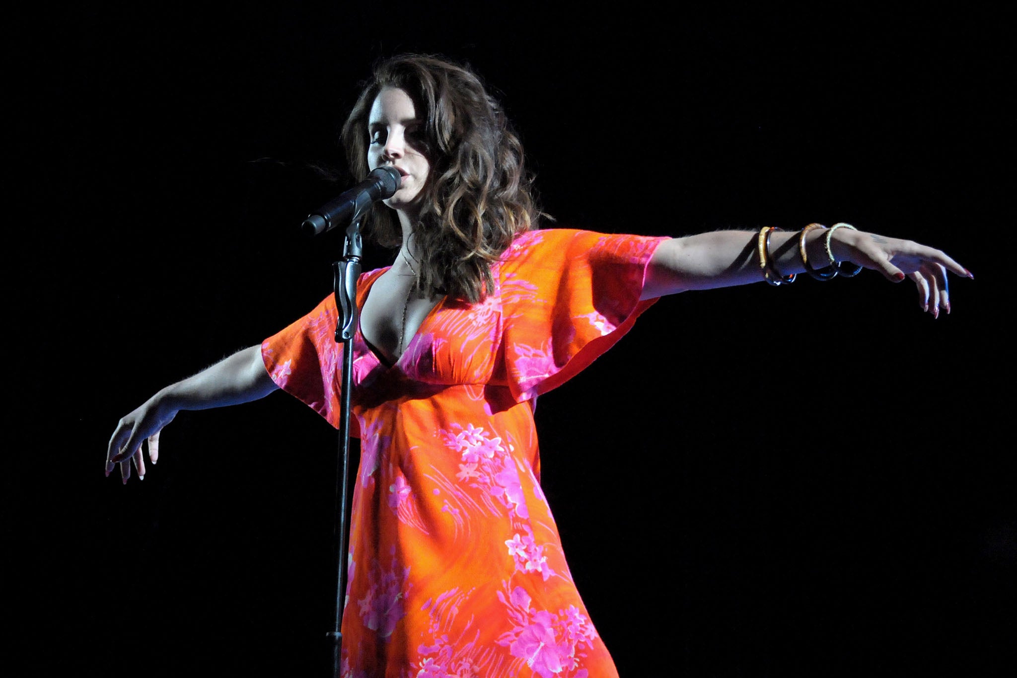 Lana Del Rey is back with new single 'Honeymoon'