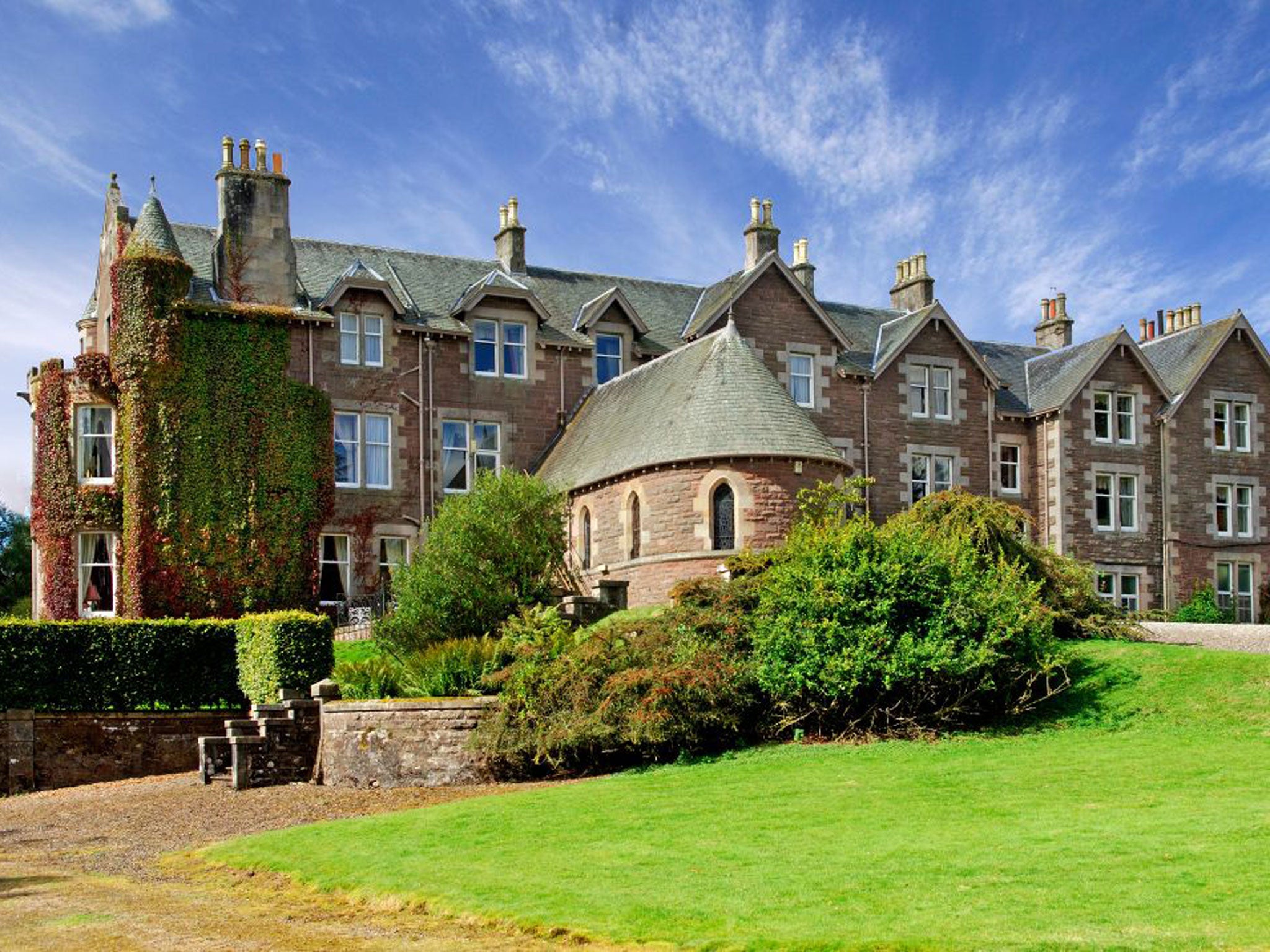 The grounds of Cromlix House Hotel in Perthshire do include tennis courts, of course