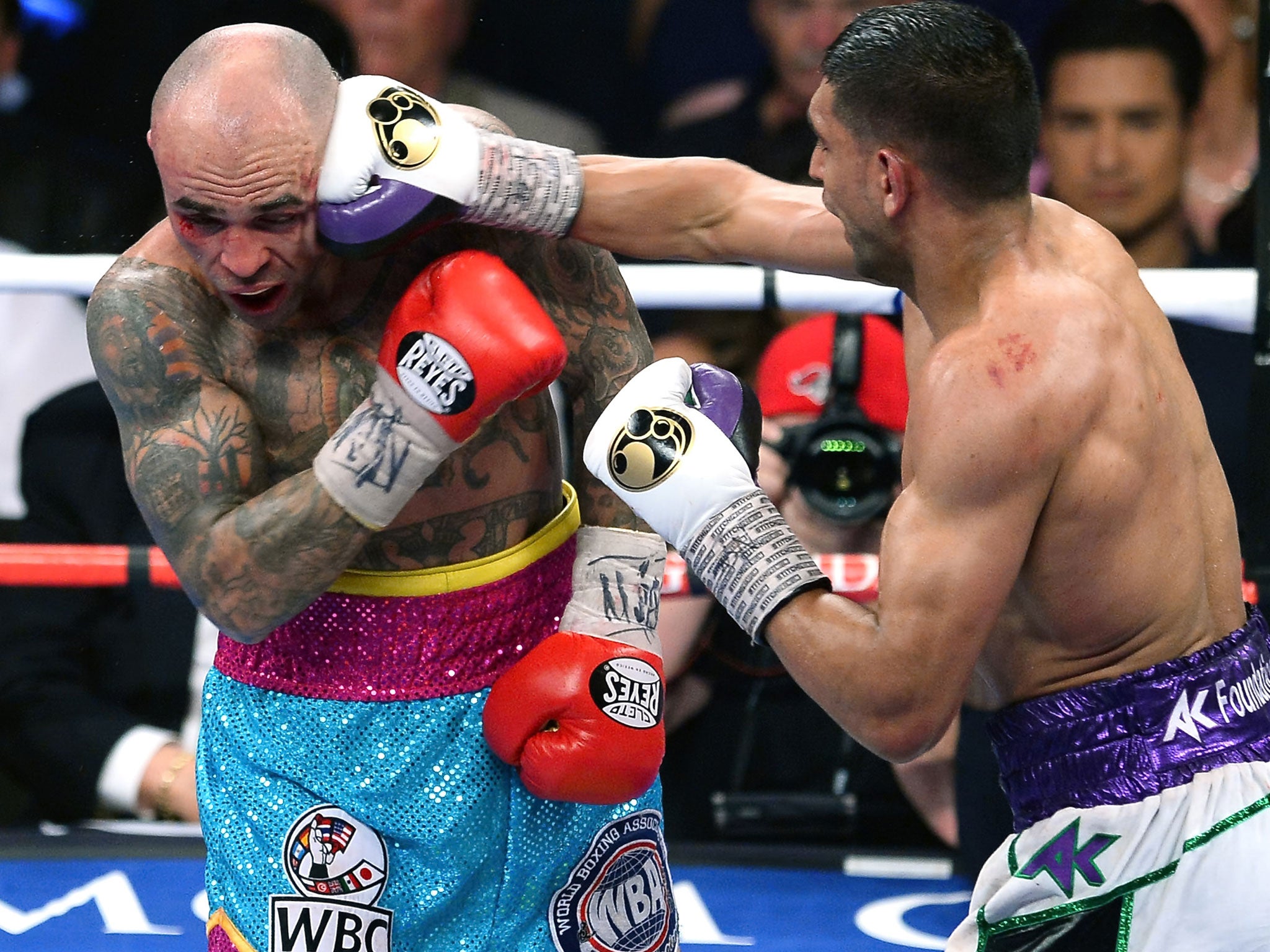 Amir Khan connects with Luis Collazo en route to his convincing points triumph