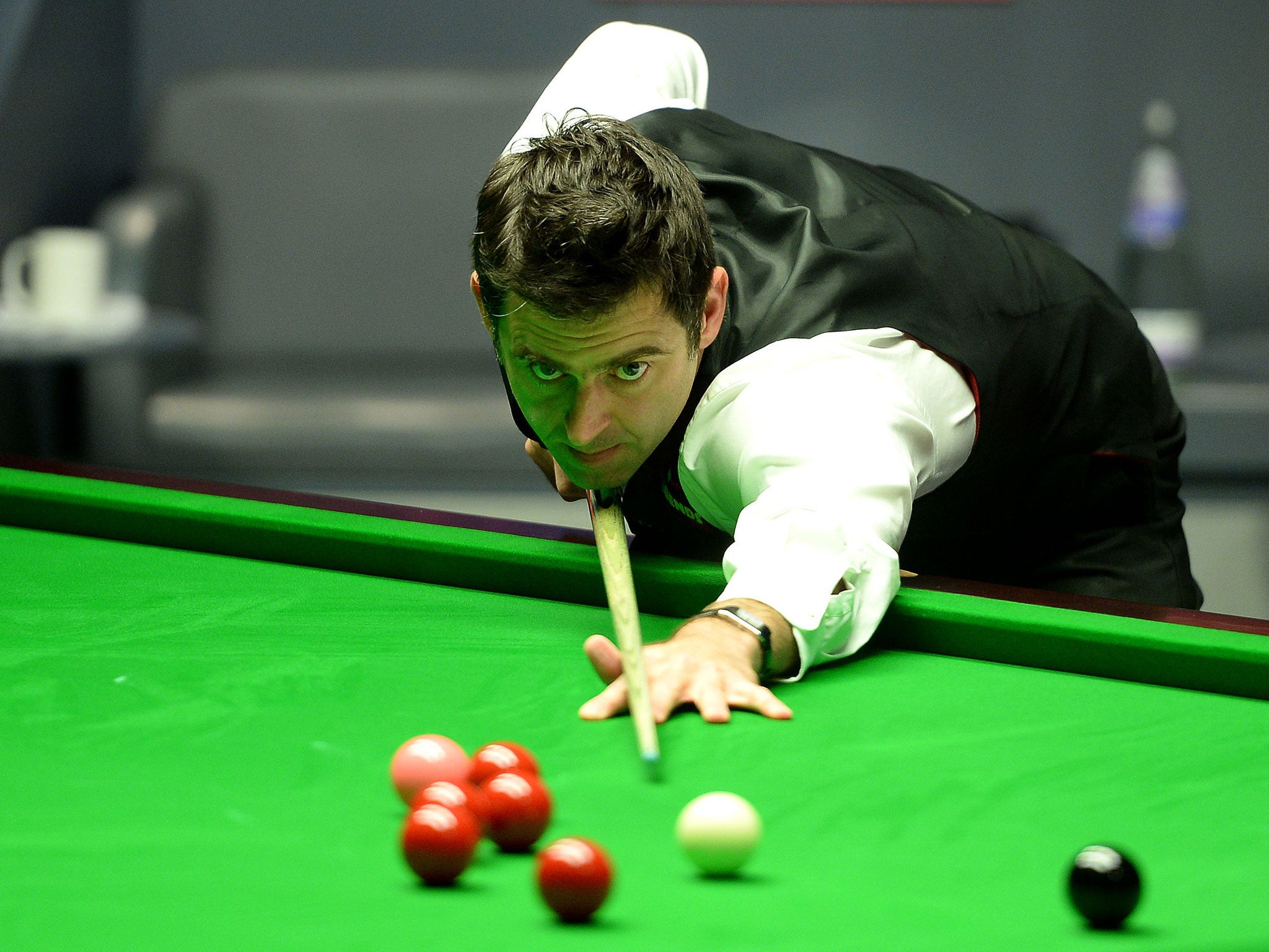 Ronnie O’Sullivan opened up a five-frame lead