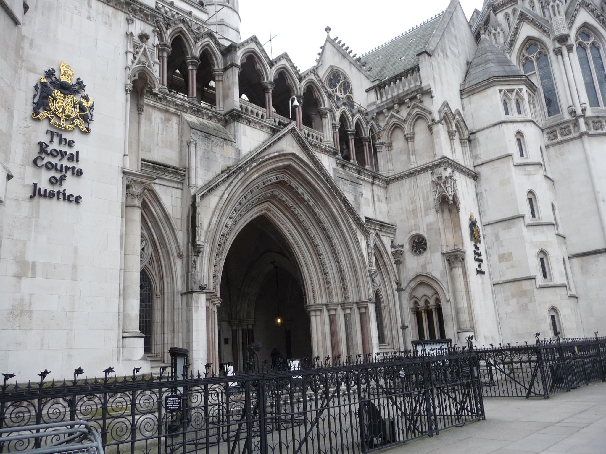 Mr Justice Holman expressed his disgust at Dr Peng’s non-attendance and dismissed the tycoon’s excuse