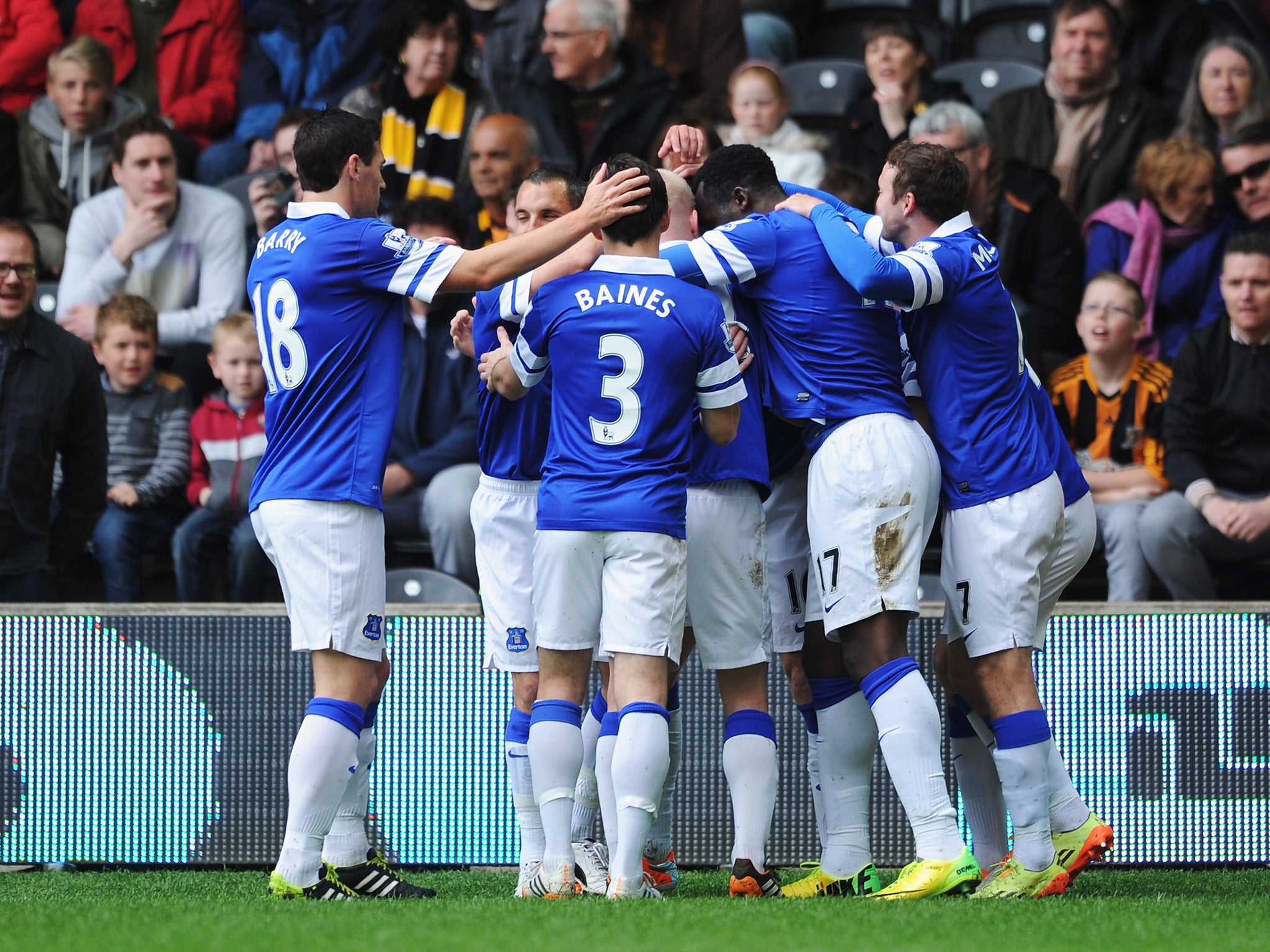 Everton celebrate a goal against Hull