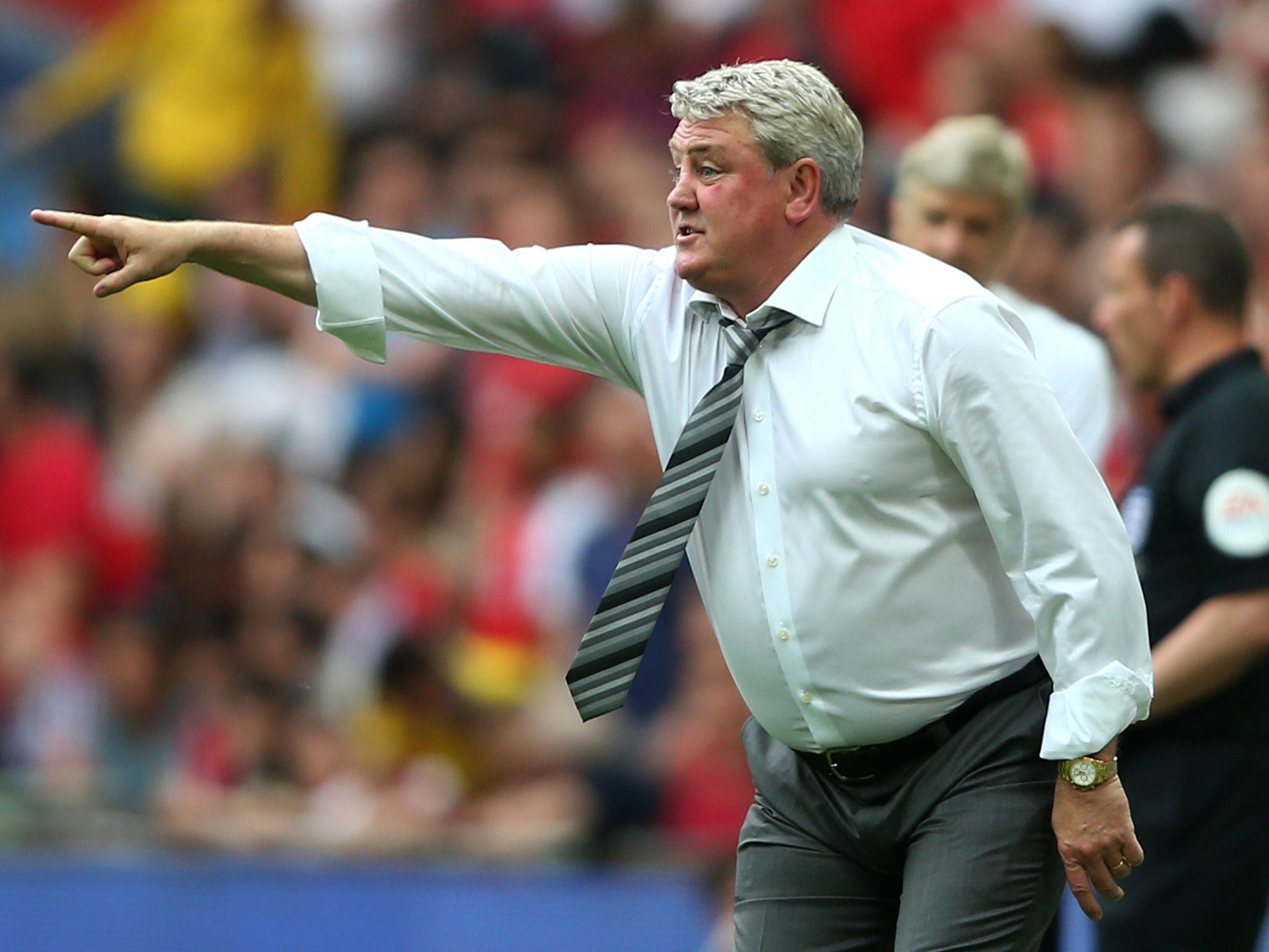 Steve Bruce makes a point on the touchline