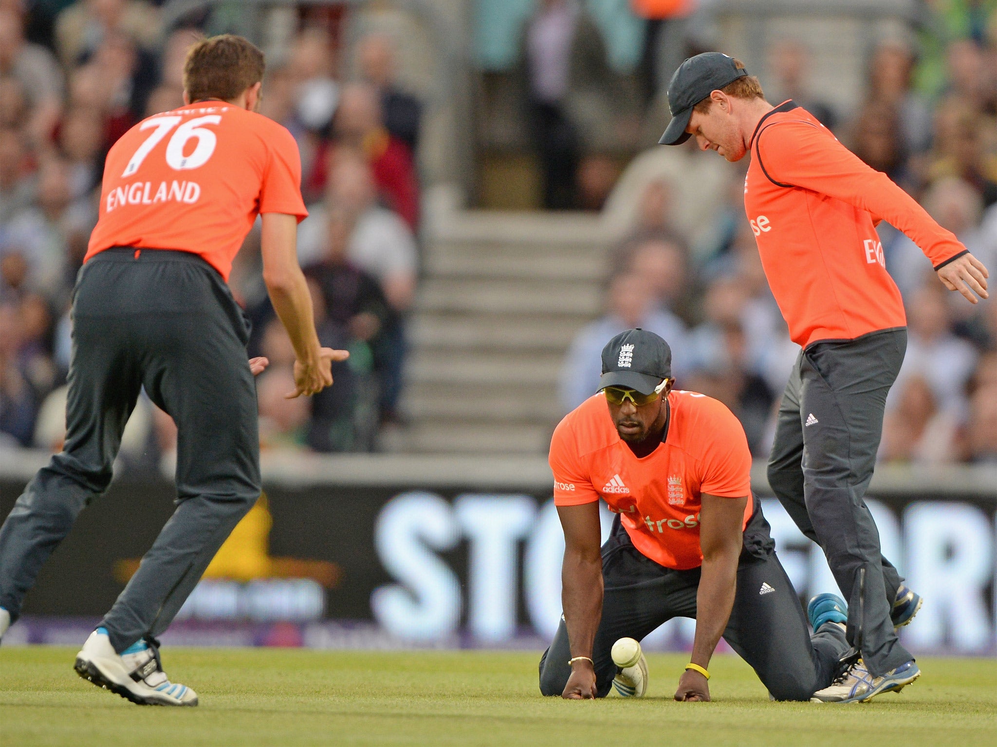 Michael Carberry drops a skied effort from Thisara Perera, who went on to make 49