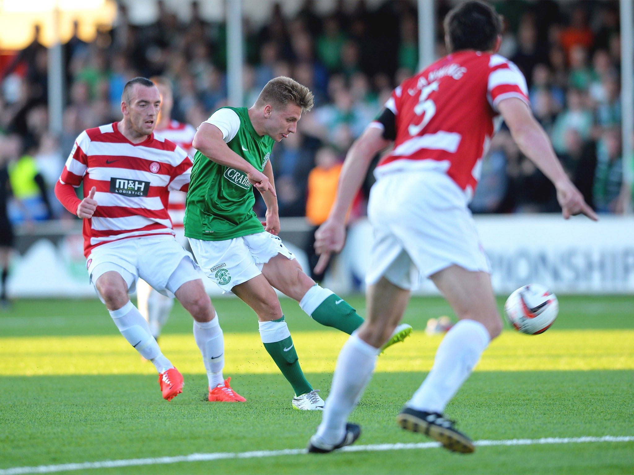 Jason Cummings gives Hibernian the lead