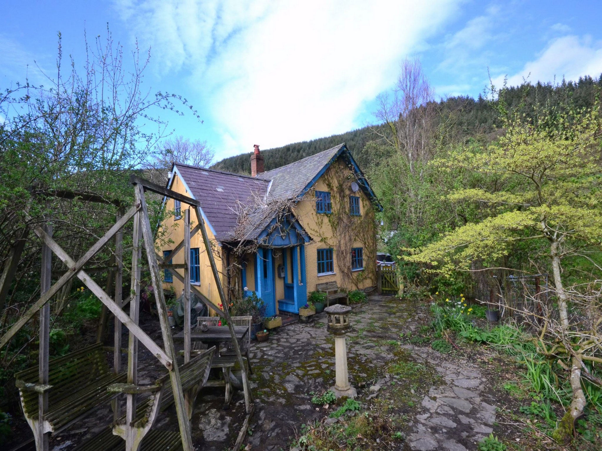 One bedroom cottage for sale, Stowe Farm Cottage, Stowe, Knighton, Shropshire LD7. Offers in region of £230,000. On with Nock Deighton