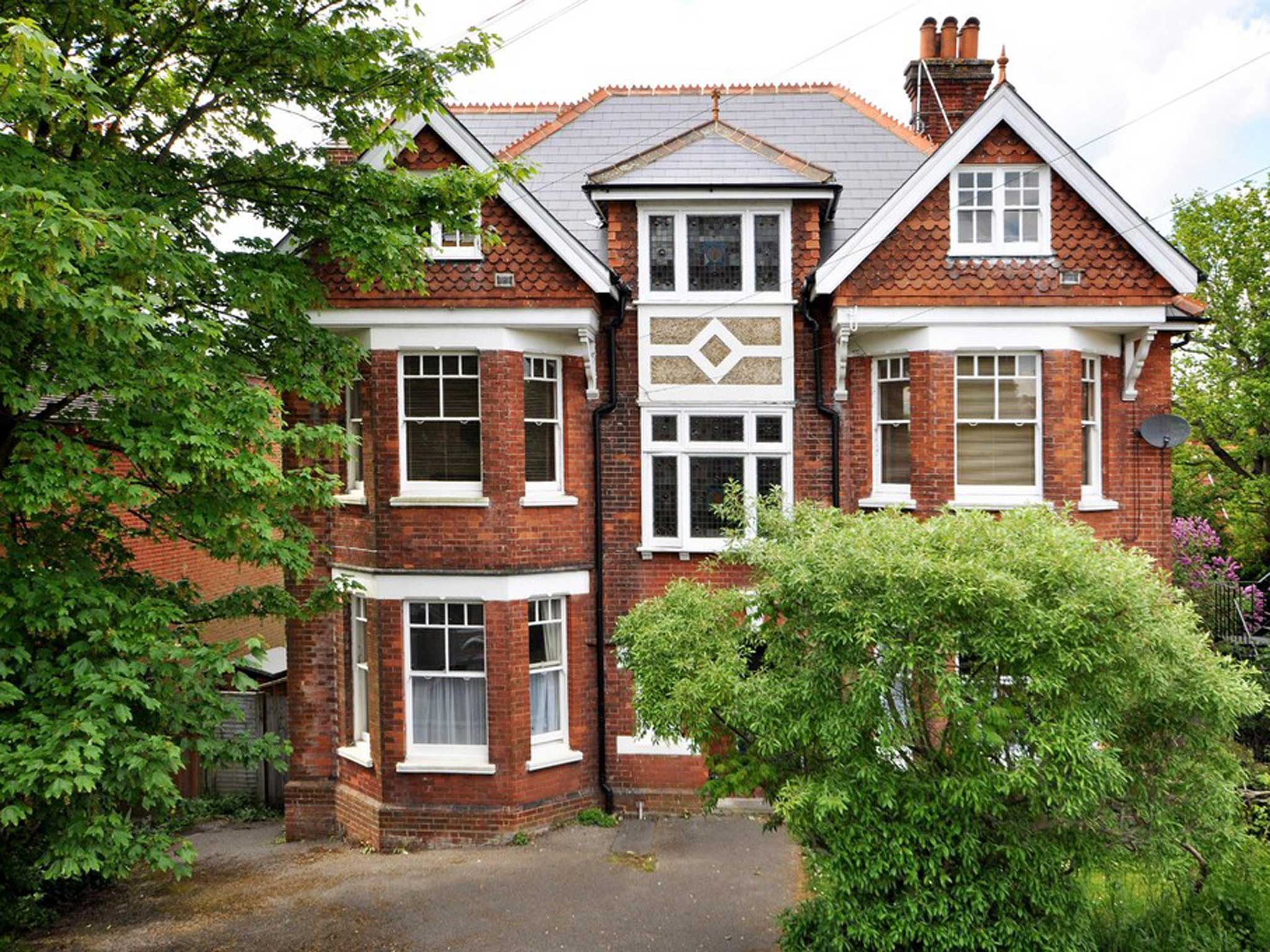 Two bedroom flat for sale in Oakdale Road, Tunbridge Wells TN4. On for £235,000 with Wood & Pilcher.