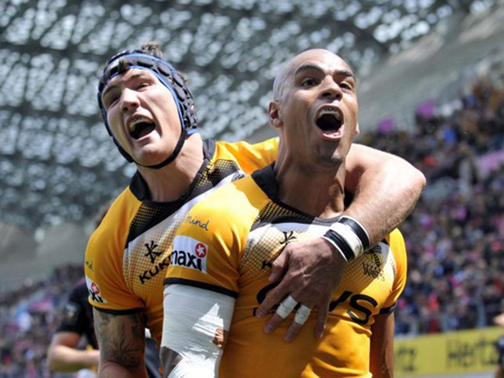 Tom Varndell celebrates after scoring a try for Wasps