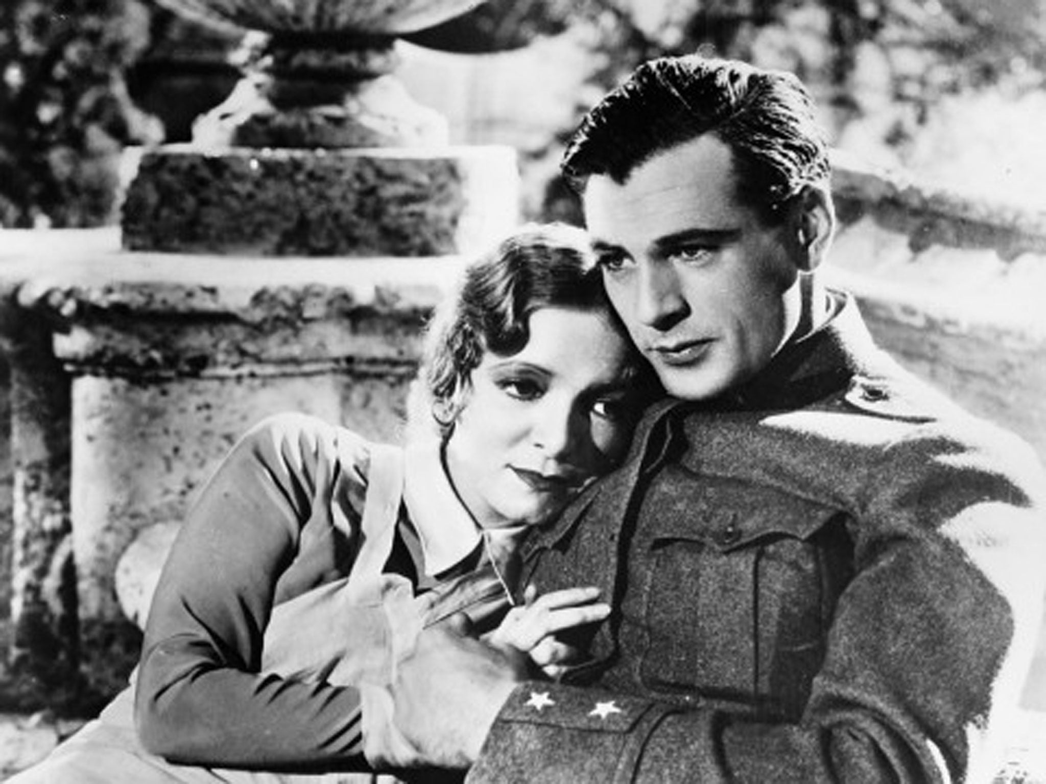 Gary Cooper and Helen Hayes in the 1932 film adaptation of Ernest Hemingway’s ‘A Farewell to Arms’