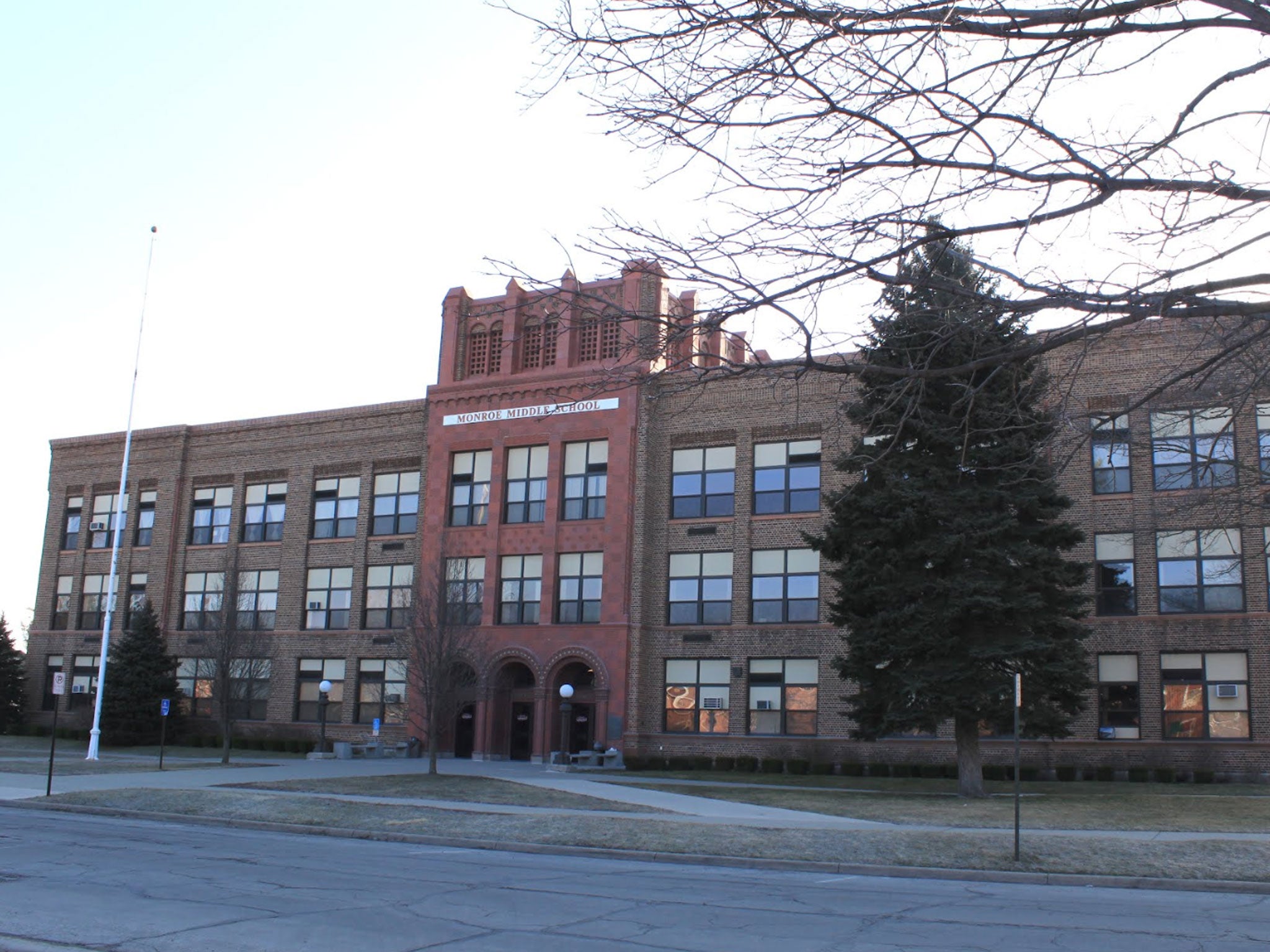 Monroe Middle School, Michigan, US