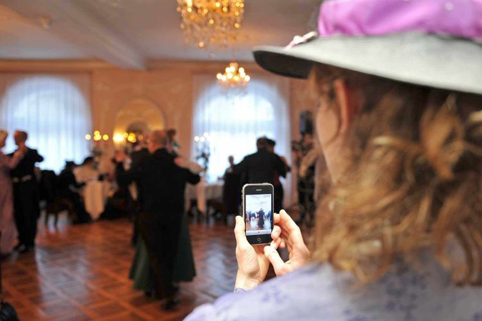 Mobile users should not be locked into contracts, say critics