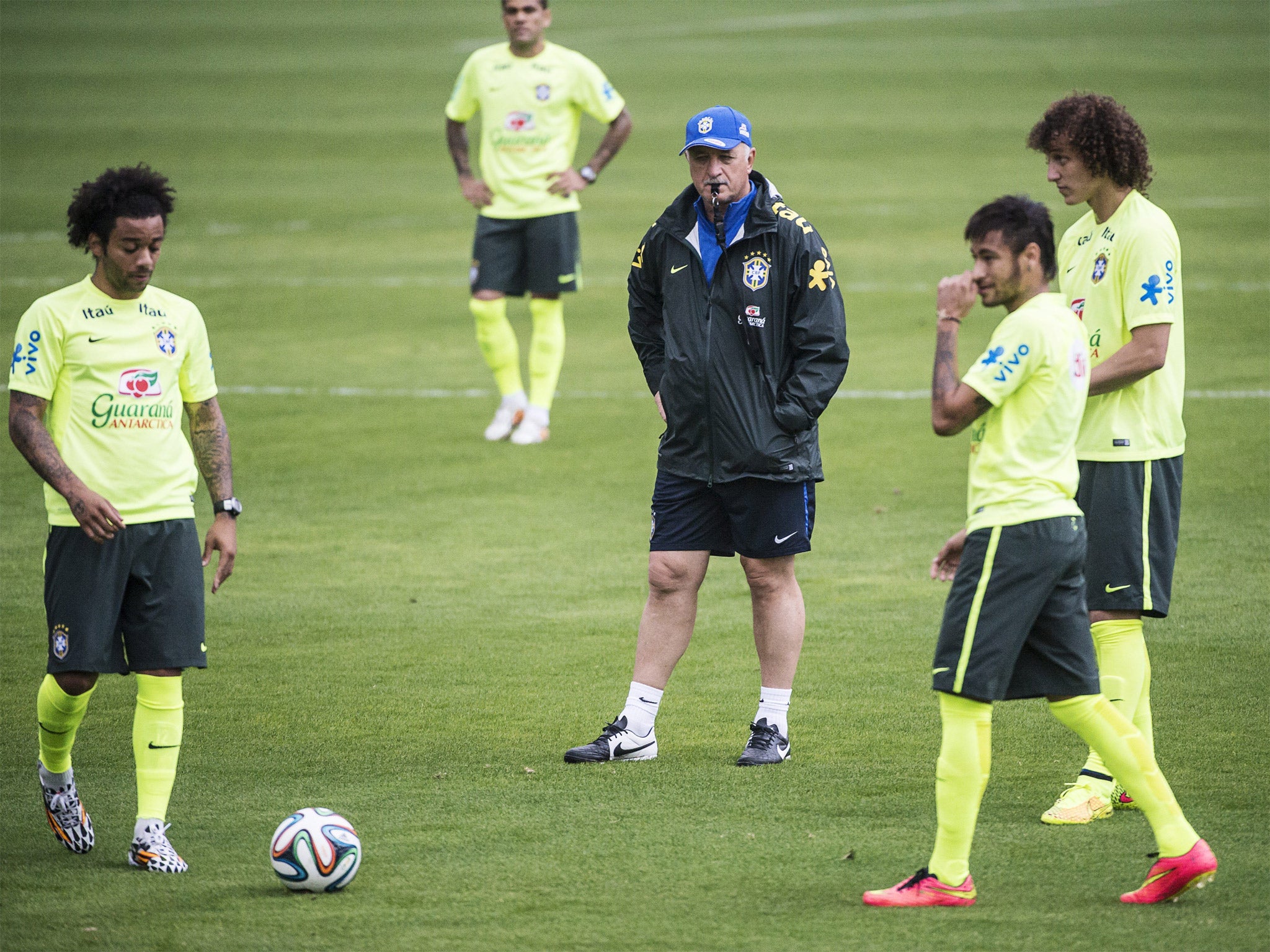 Luiz Felipe Scolari has favoured close passing or tabelas in training